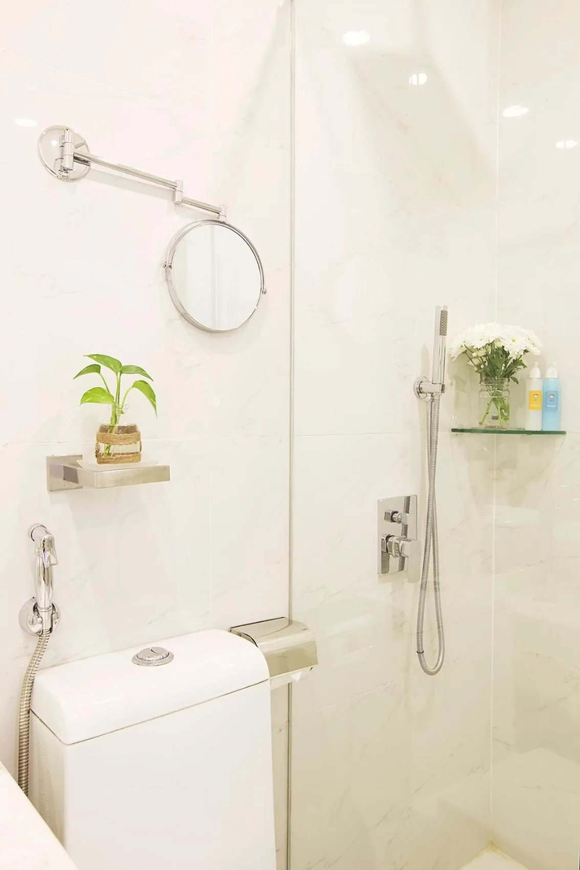 Shower in Palmier Hotel - Art House Da Nang