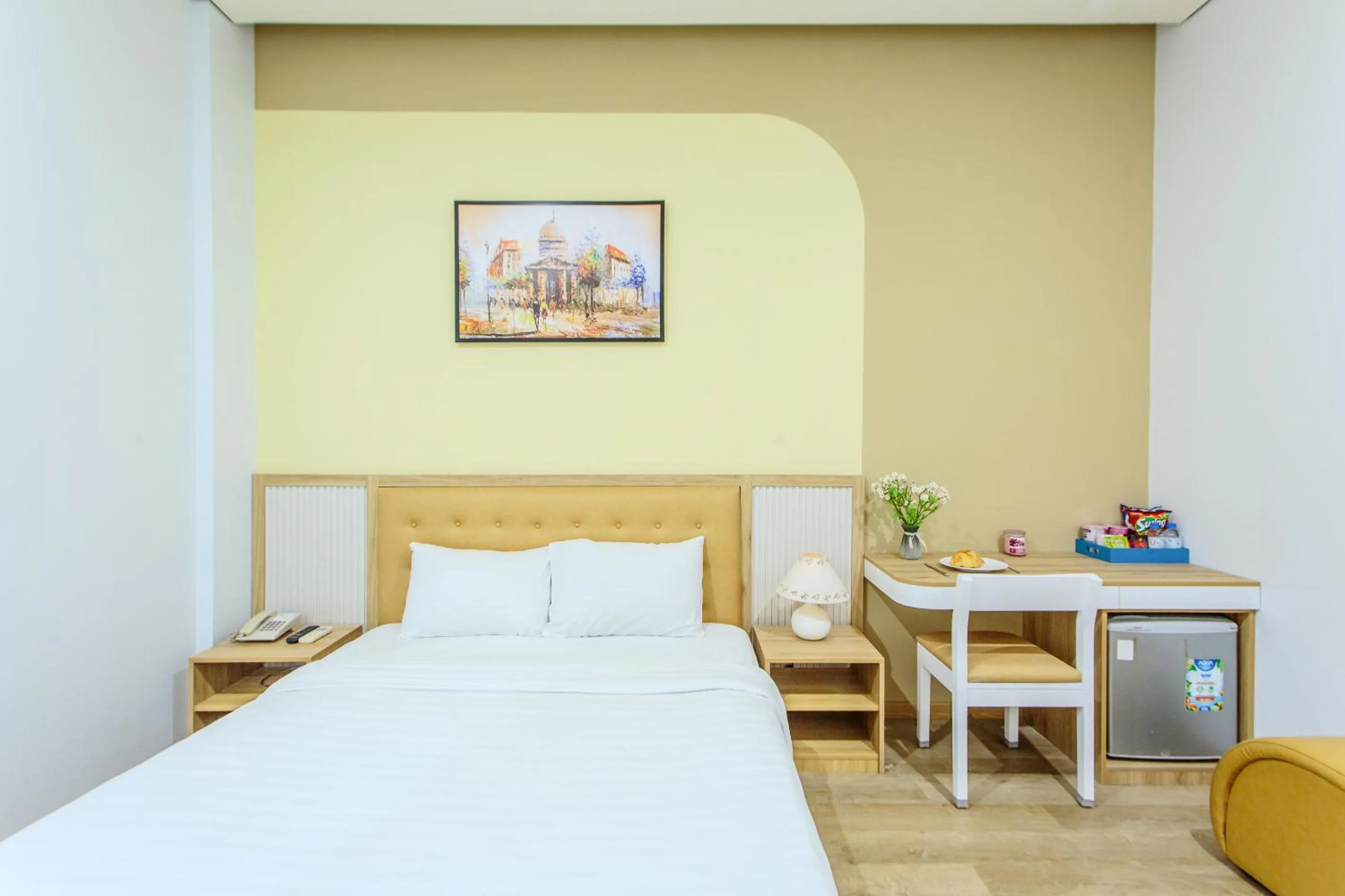 Bedroom, Bed in Palmier Hotel - Art House Da Nang