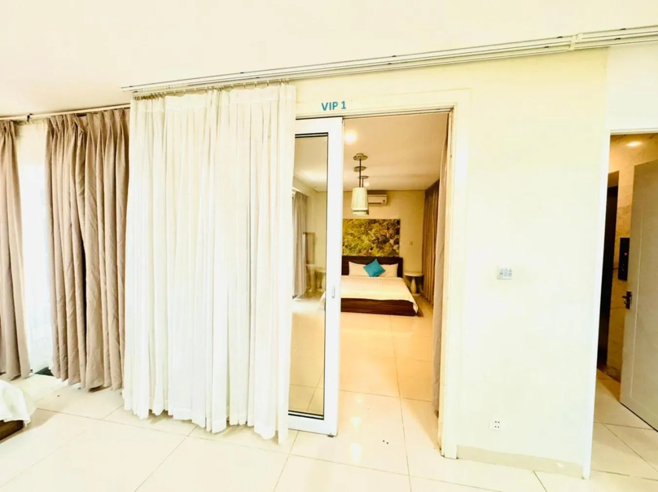 Bed in Palmier Hotel - Art House Da Nang