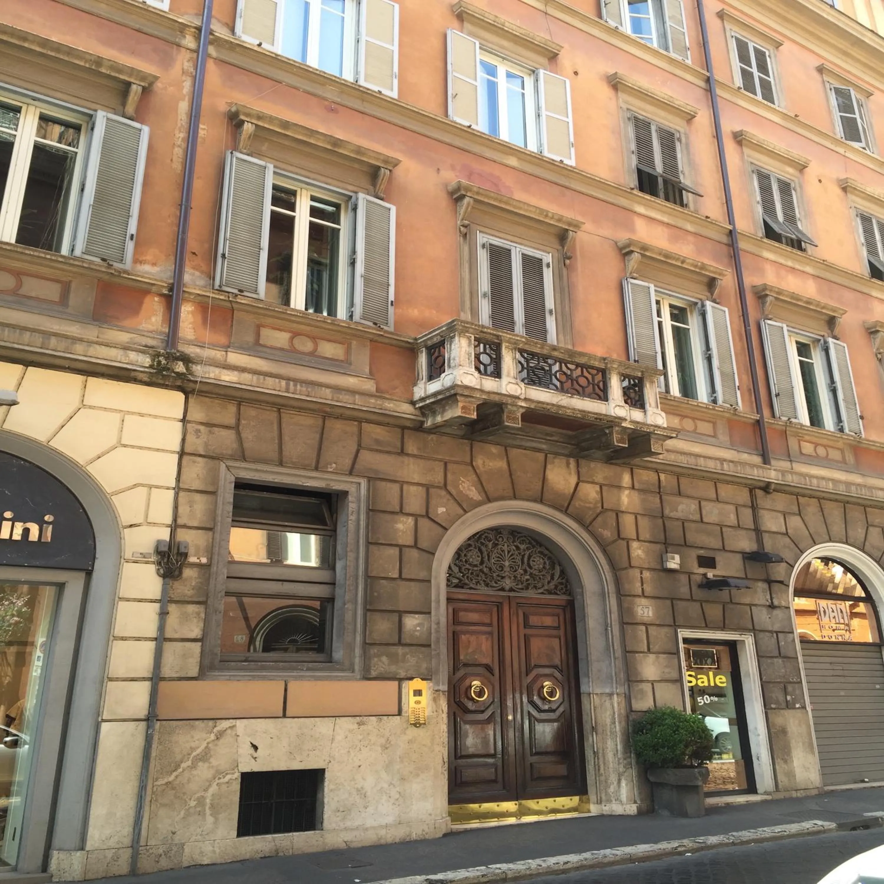 Facade/entrance in QT Suites Roma