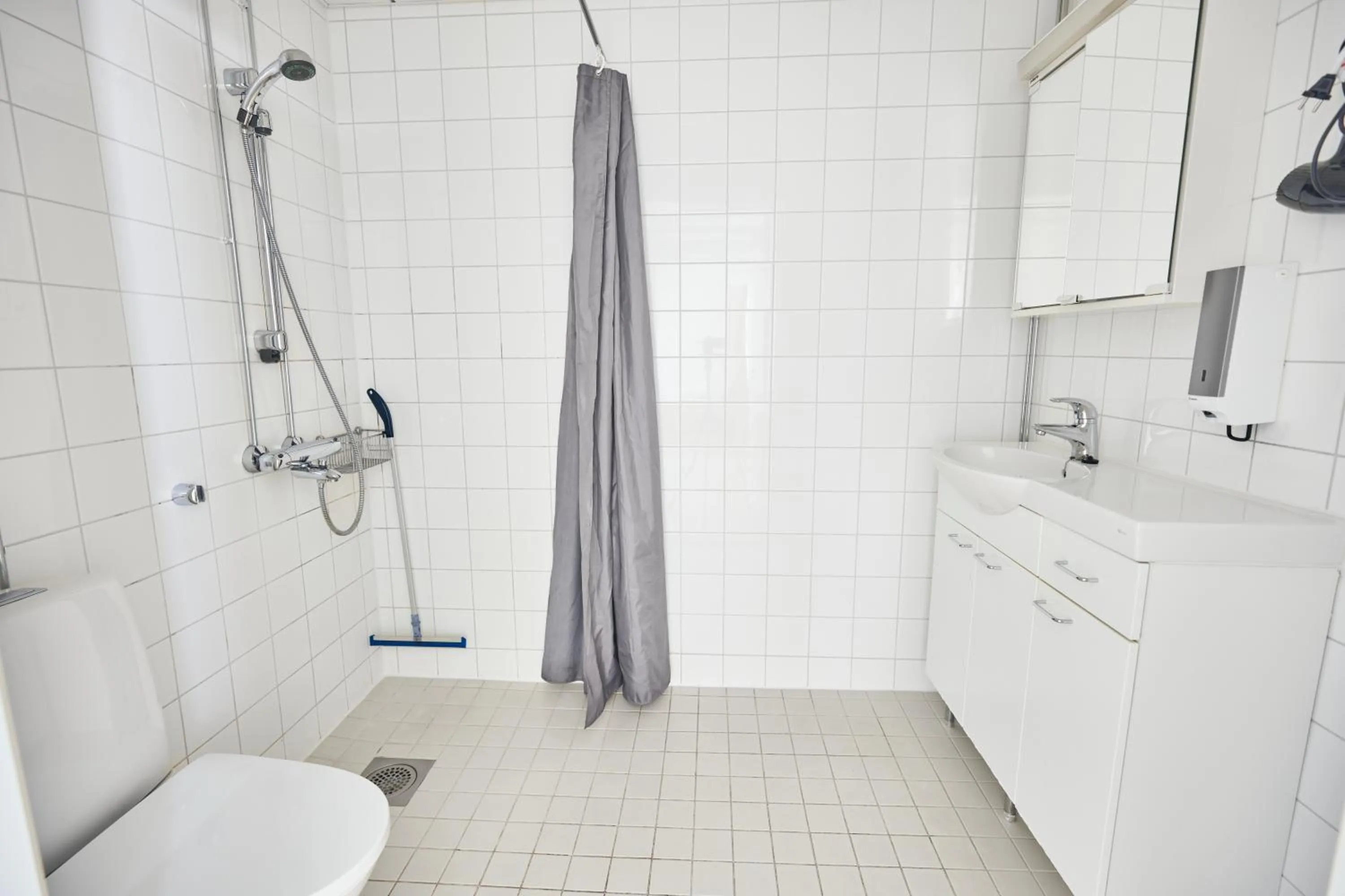 Shower in Töölö Towers