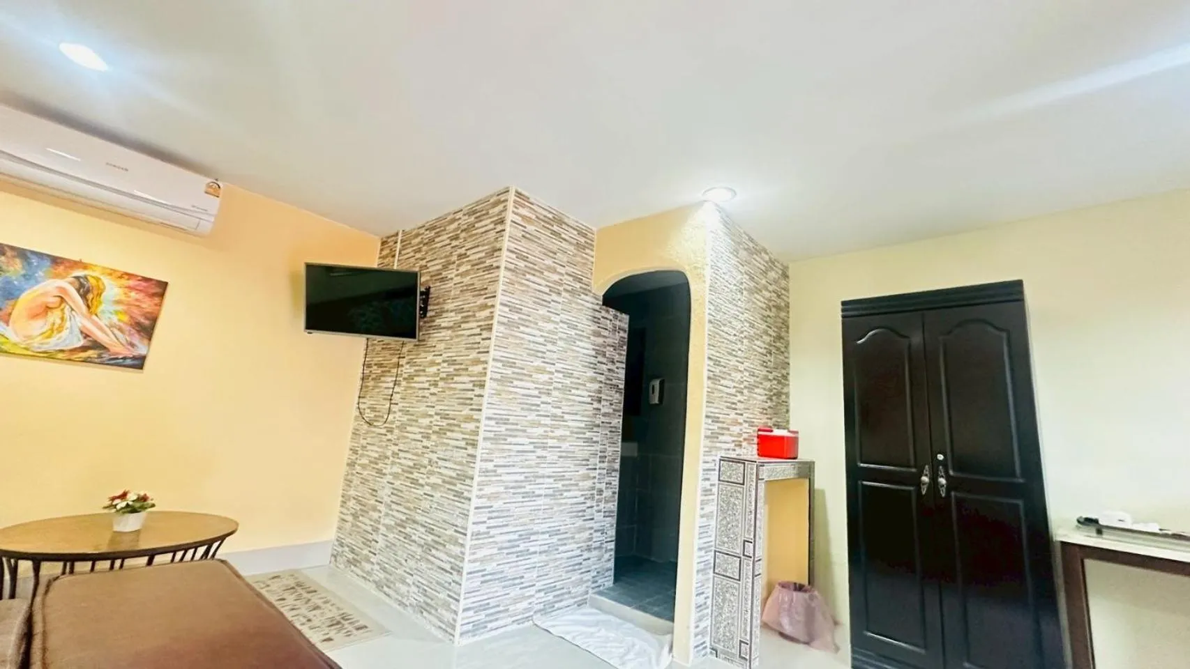 Photo of the whole room in The Windsor Boutique Resort