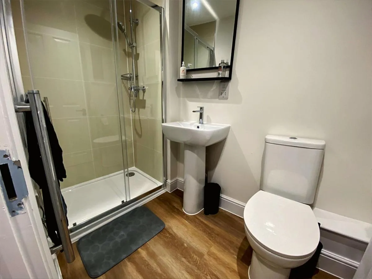 Shower in Hilltop Haven