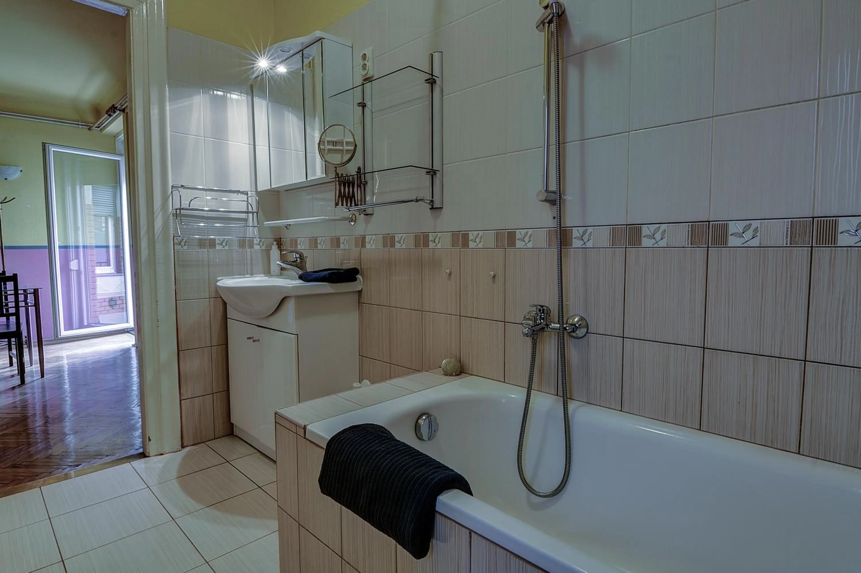 Bathroom in Pal's Hostel and Apartments