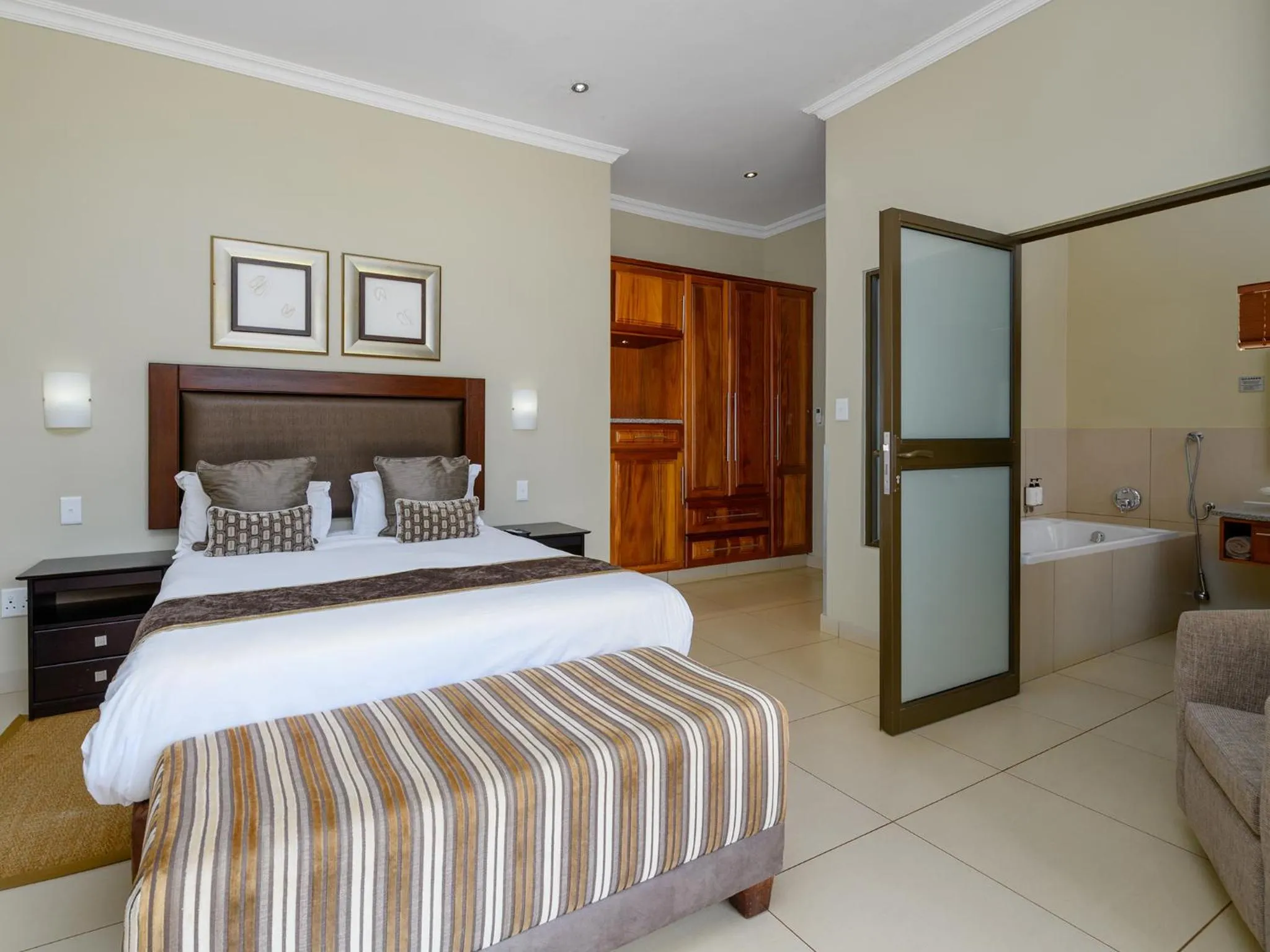 Bedroom in Monomotapa Village