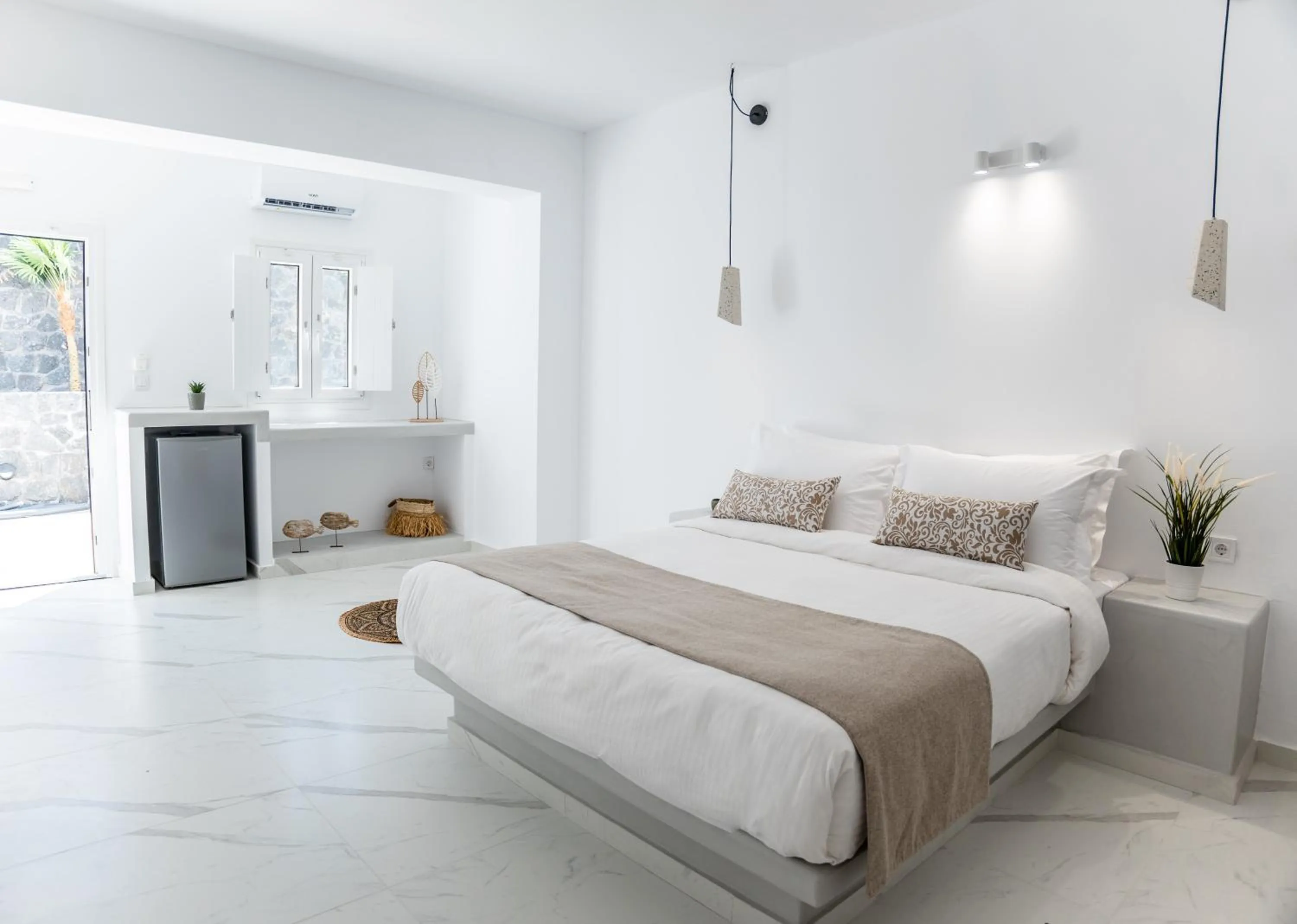 Bed in Kýma Perissa