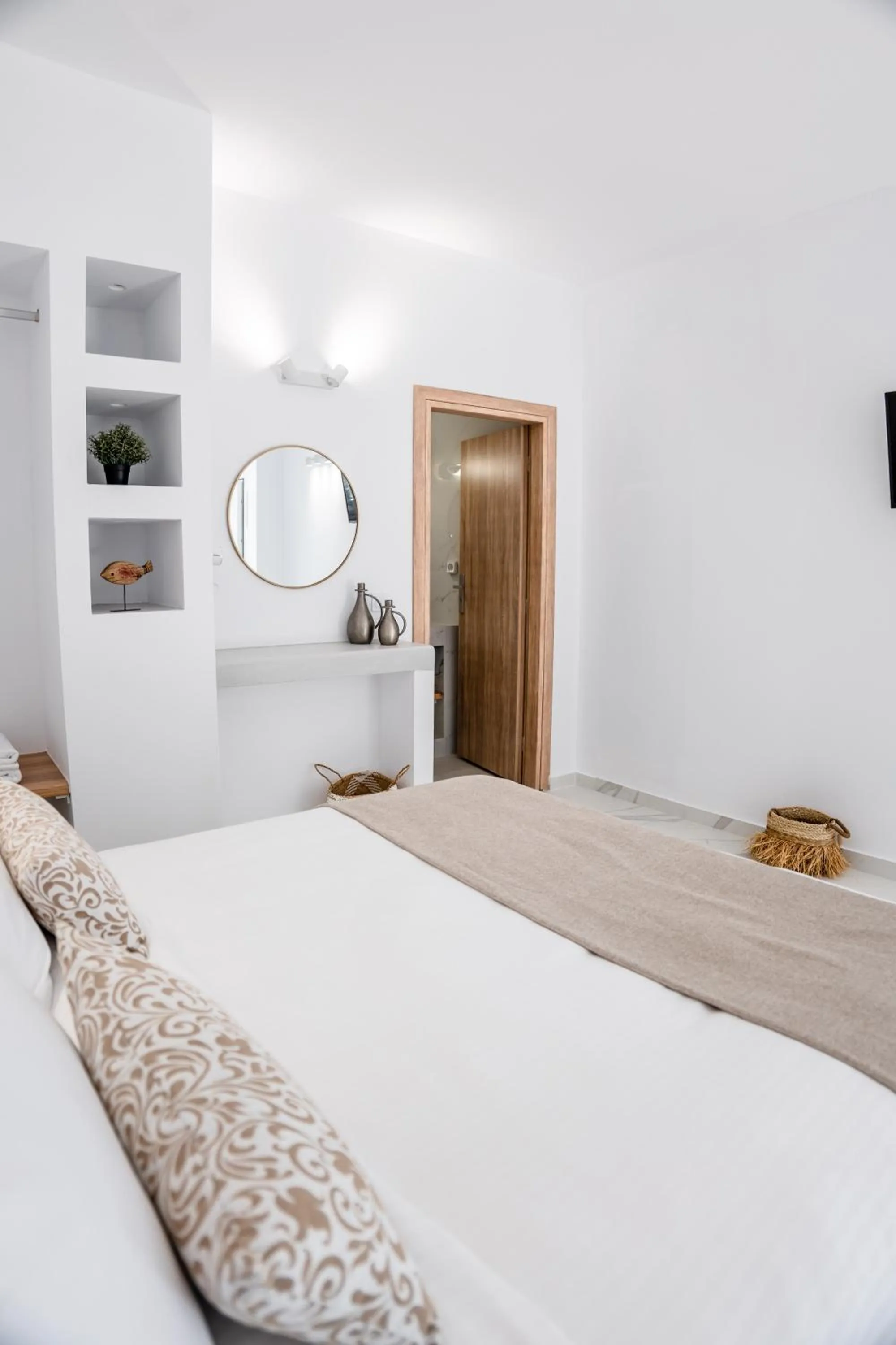 Bed in Kýma Perissa