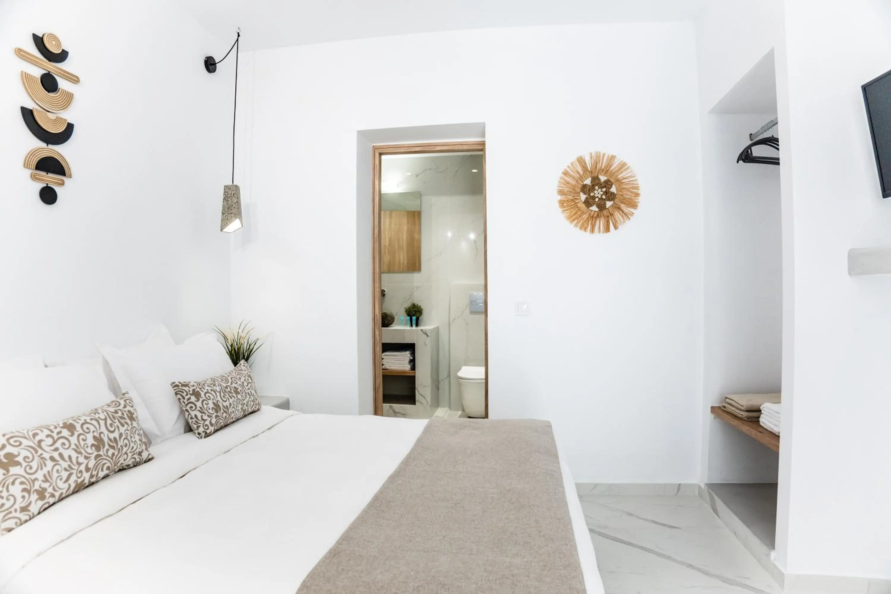 Bed in Kýma Perissa