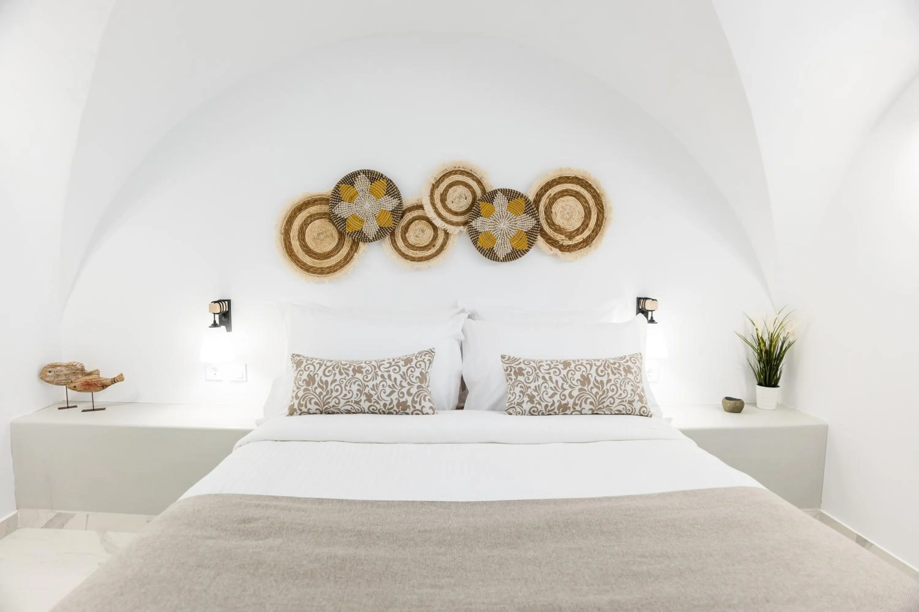 Bed in Kýma Perissa