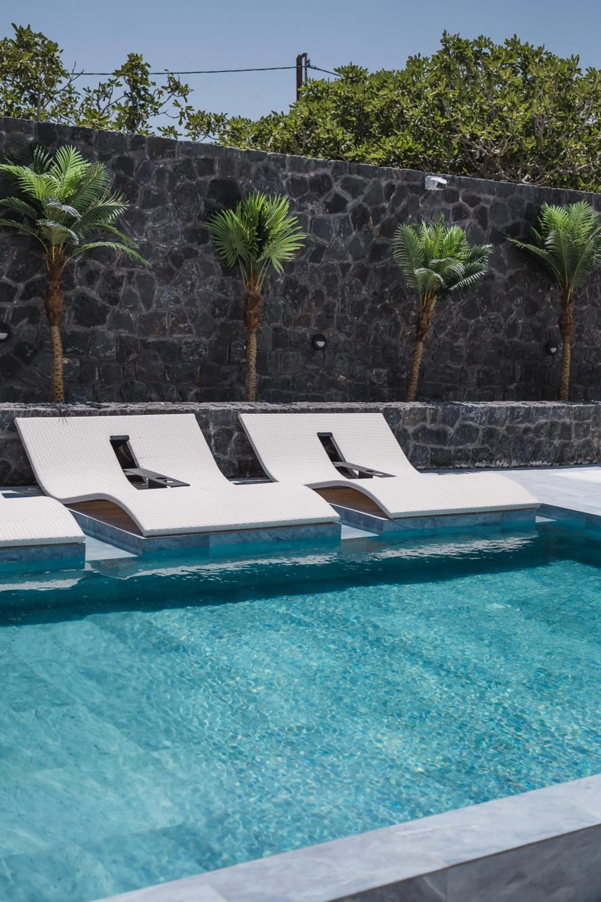 Pool view in Kýma Perissa