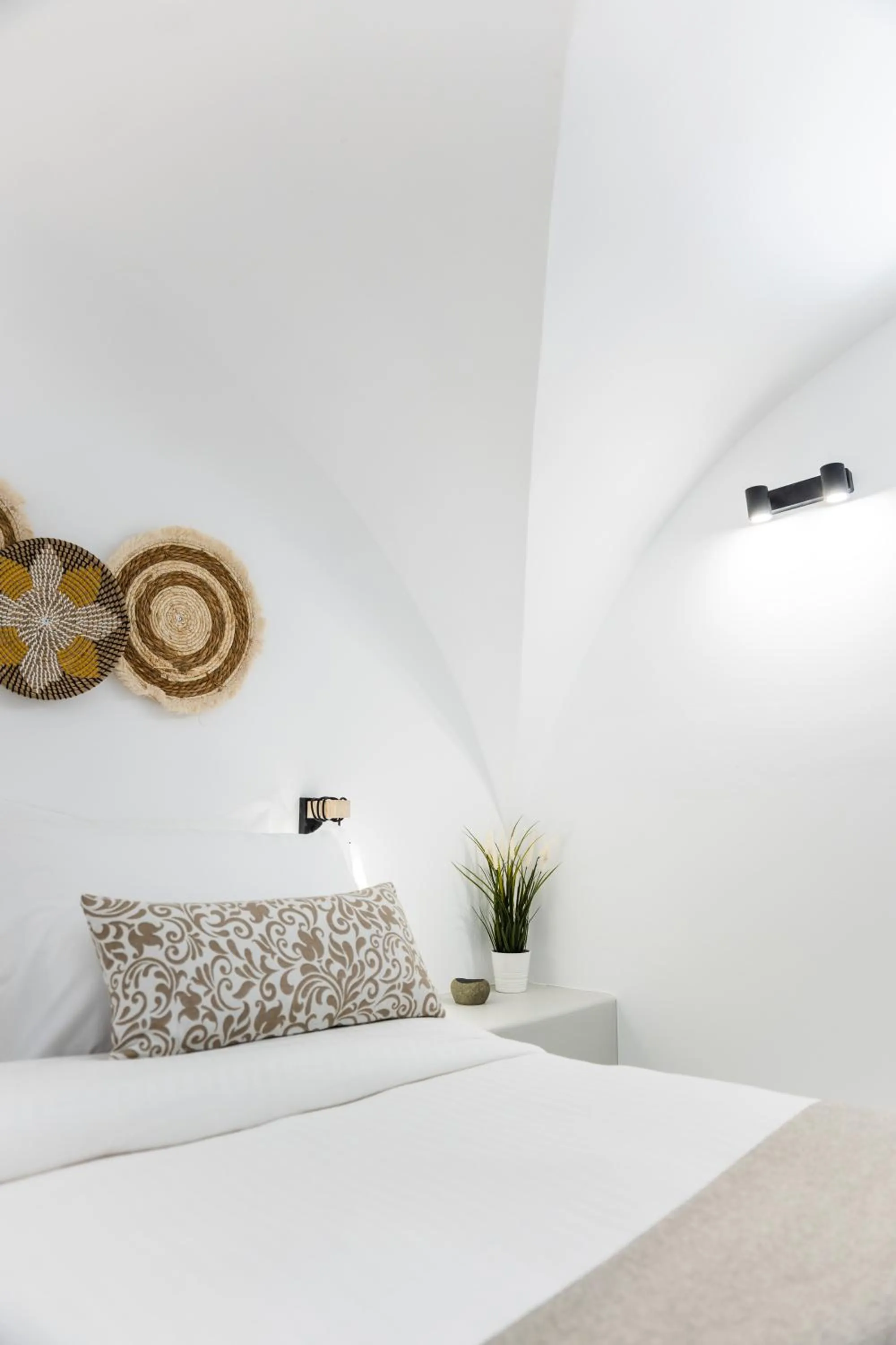 Bed in Kýma Perissa