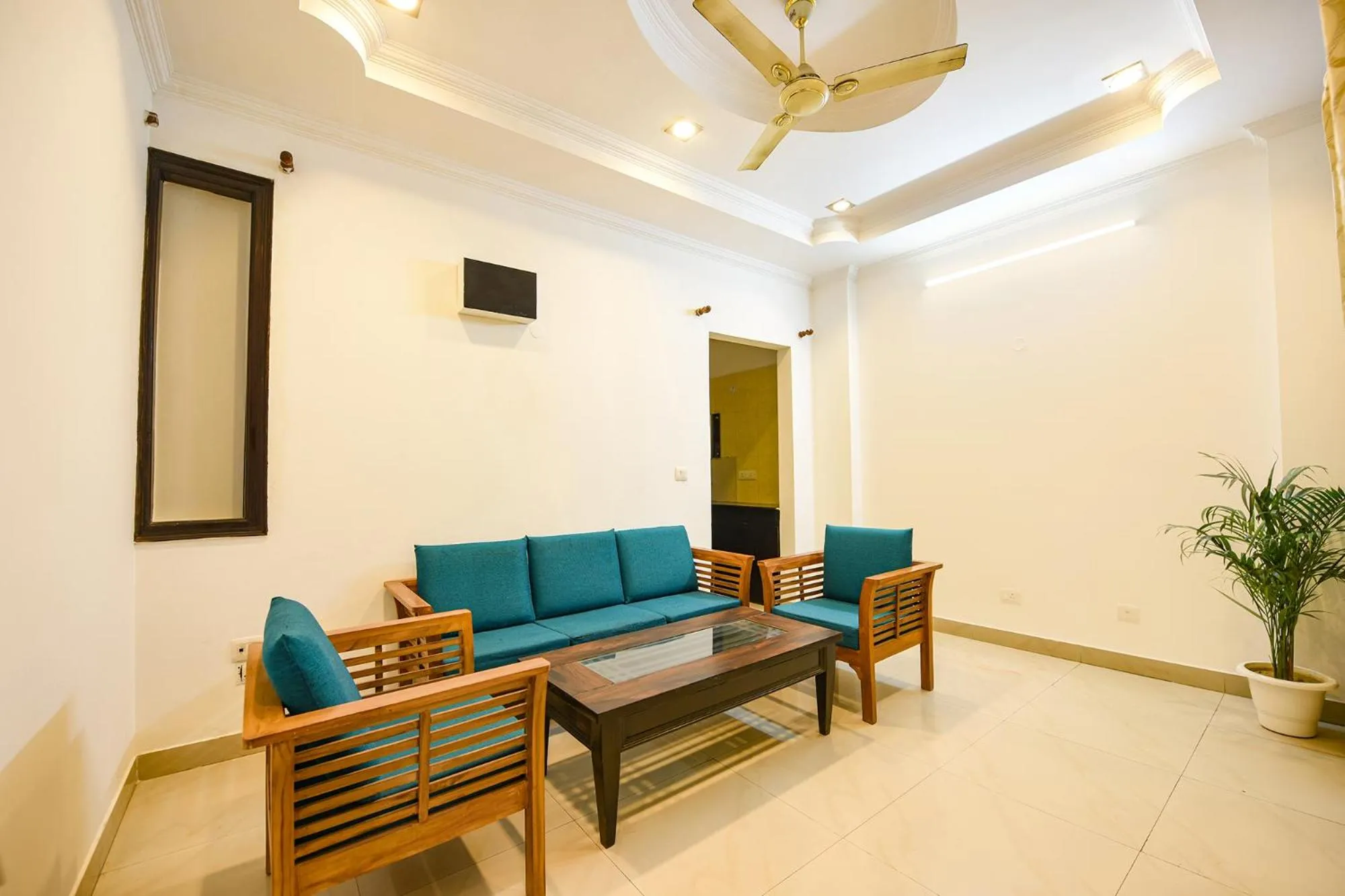 Seating area in FabHotel Velvet Suites Near Millennium City Centre Gurugram