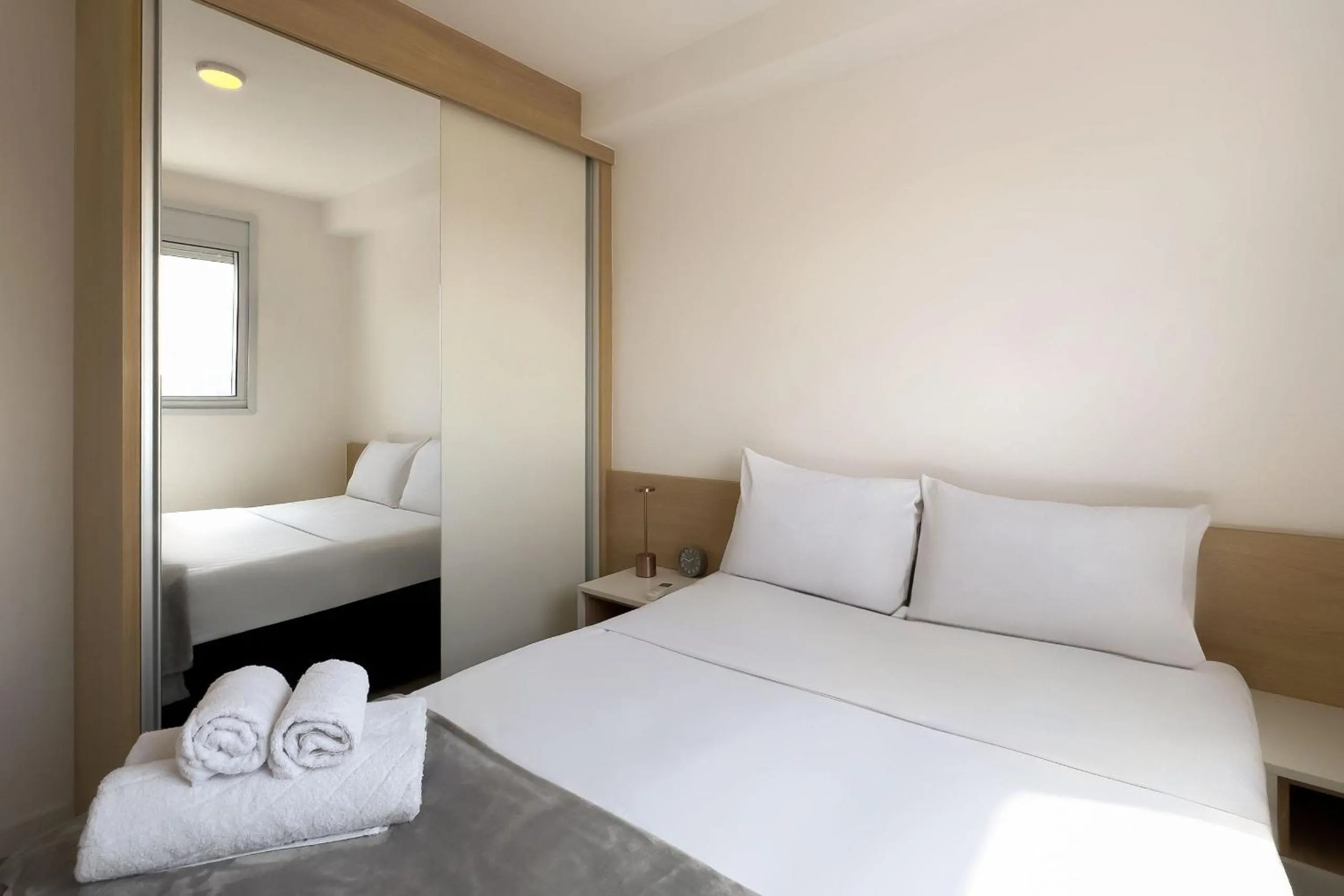 Bedroom, Bed in Composite Moema