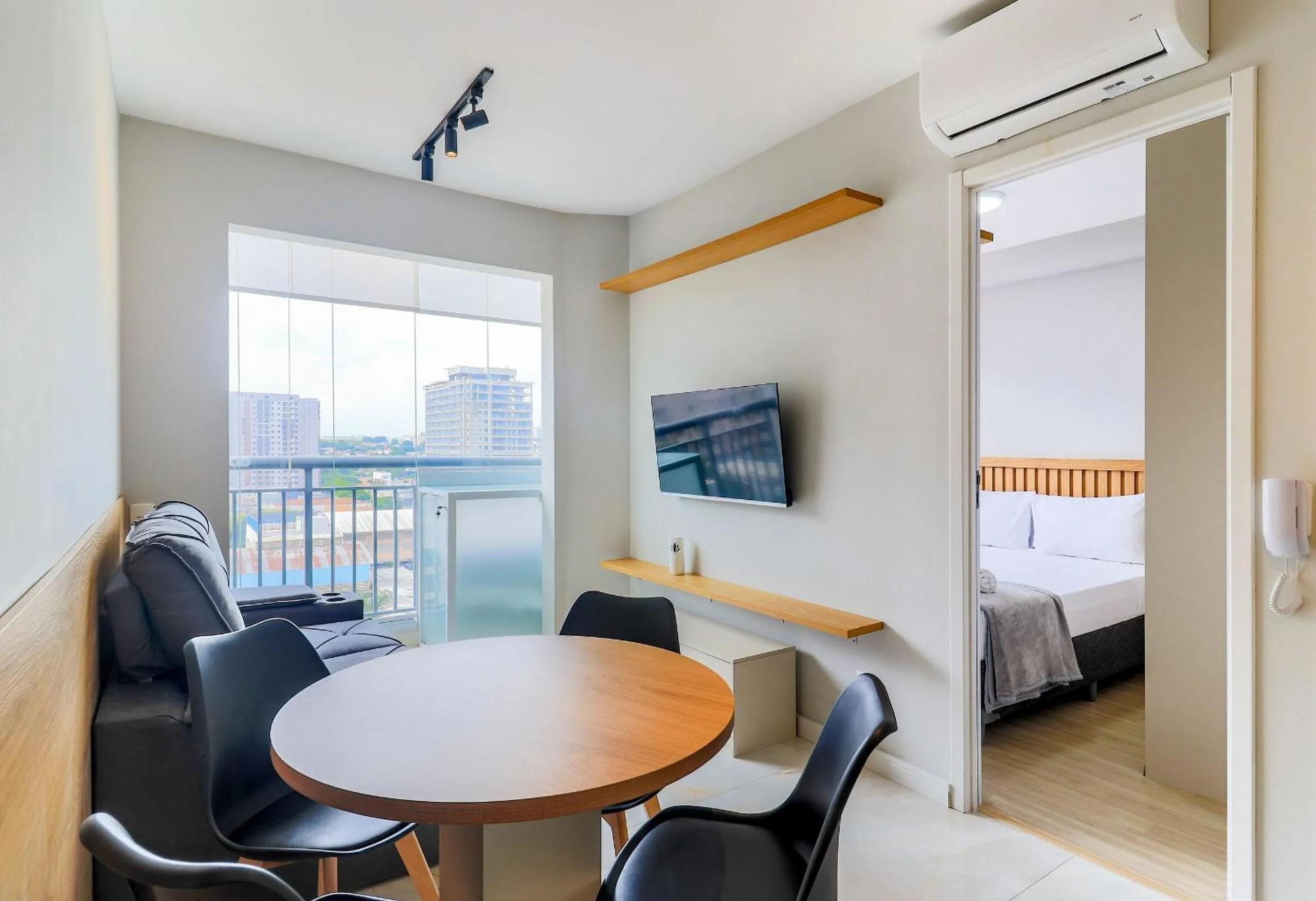 Living room, Bed in Composite Moema