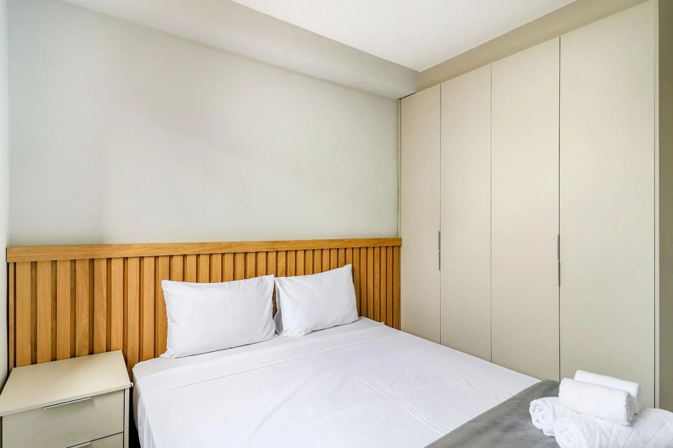 Bedroom, Bed in Composite Moema