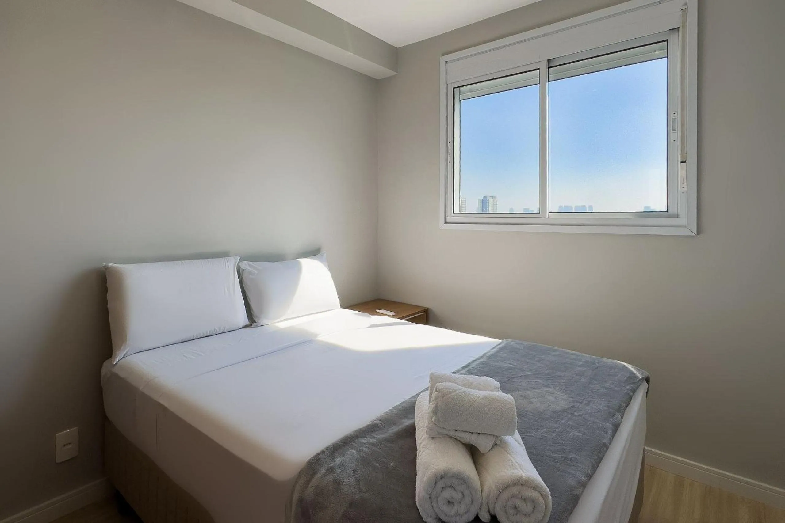 Bedroom, Bed in Composite Moema