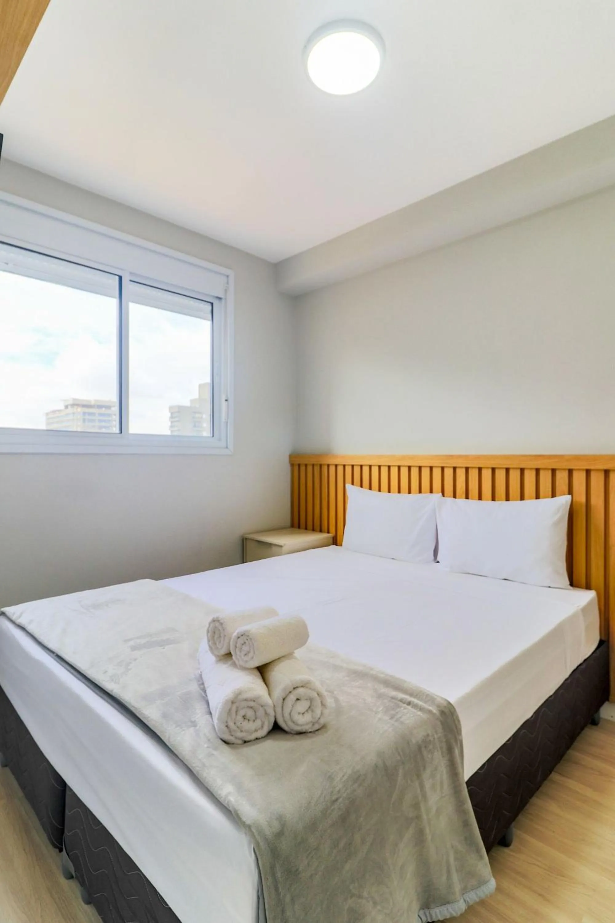 Bedroom, Bed in Composite Moema