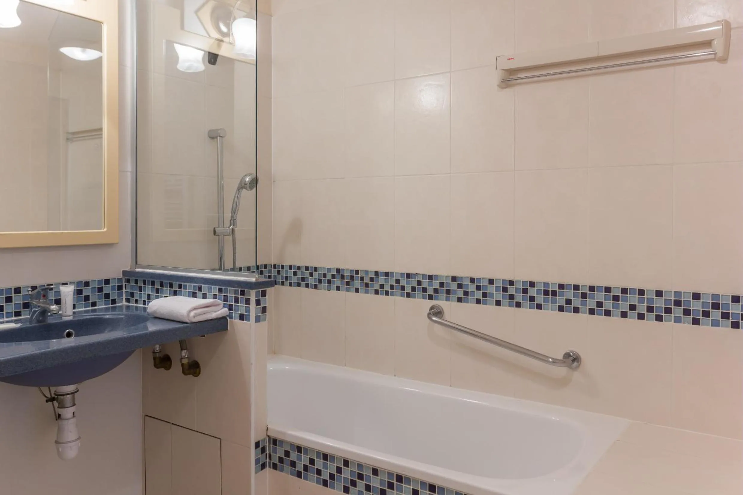 Bathroom in Résidence Héliotel Marine