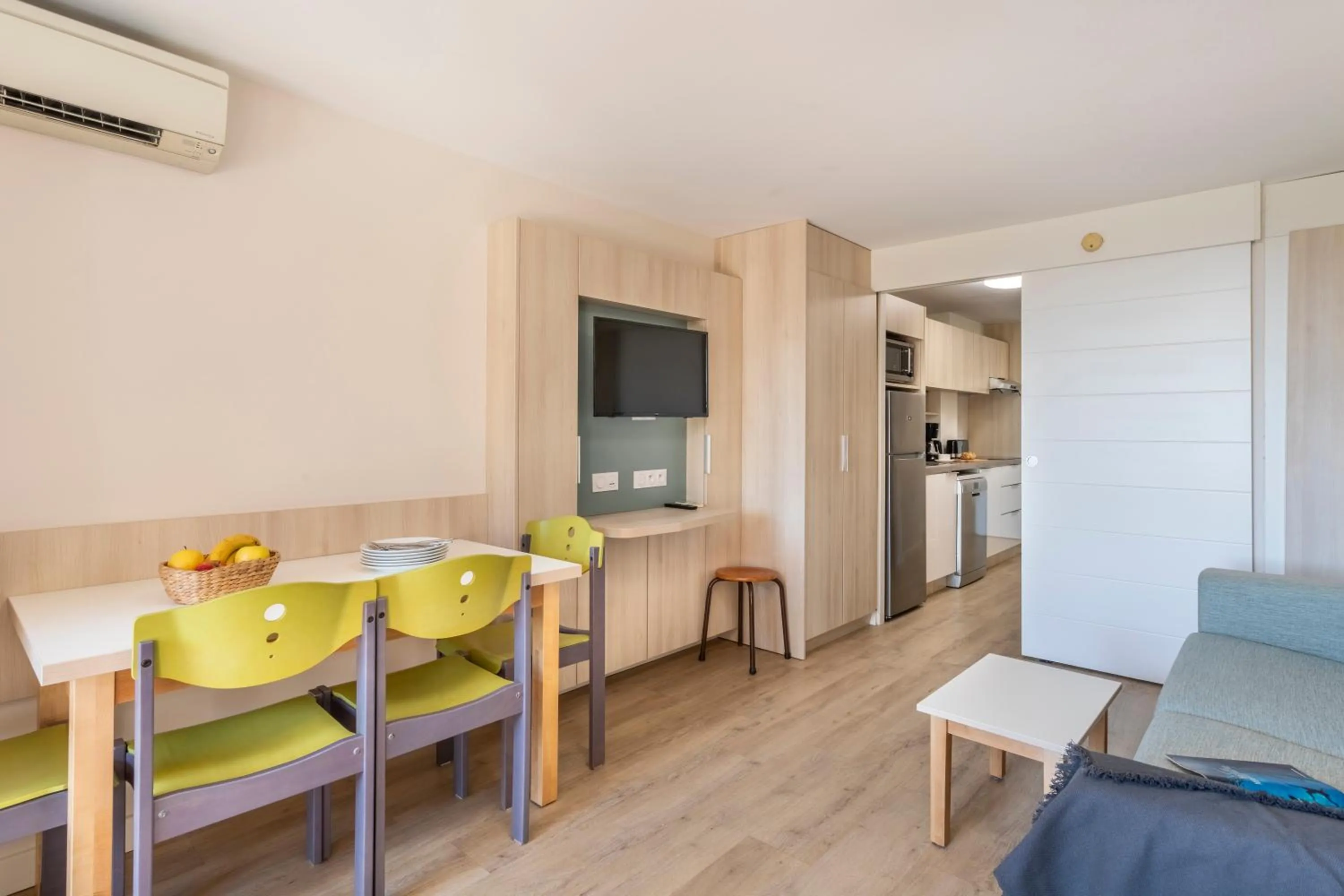 TV and multimedia in Résidence Pierre & Vacances Les Jardins de la Côte d'Azur