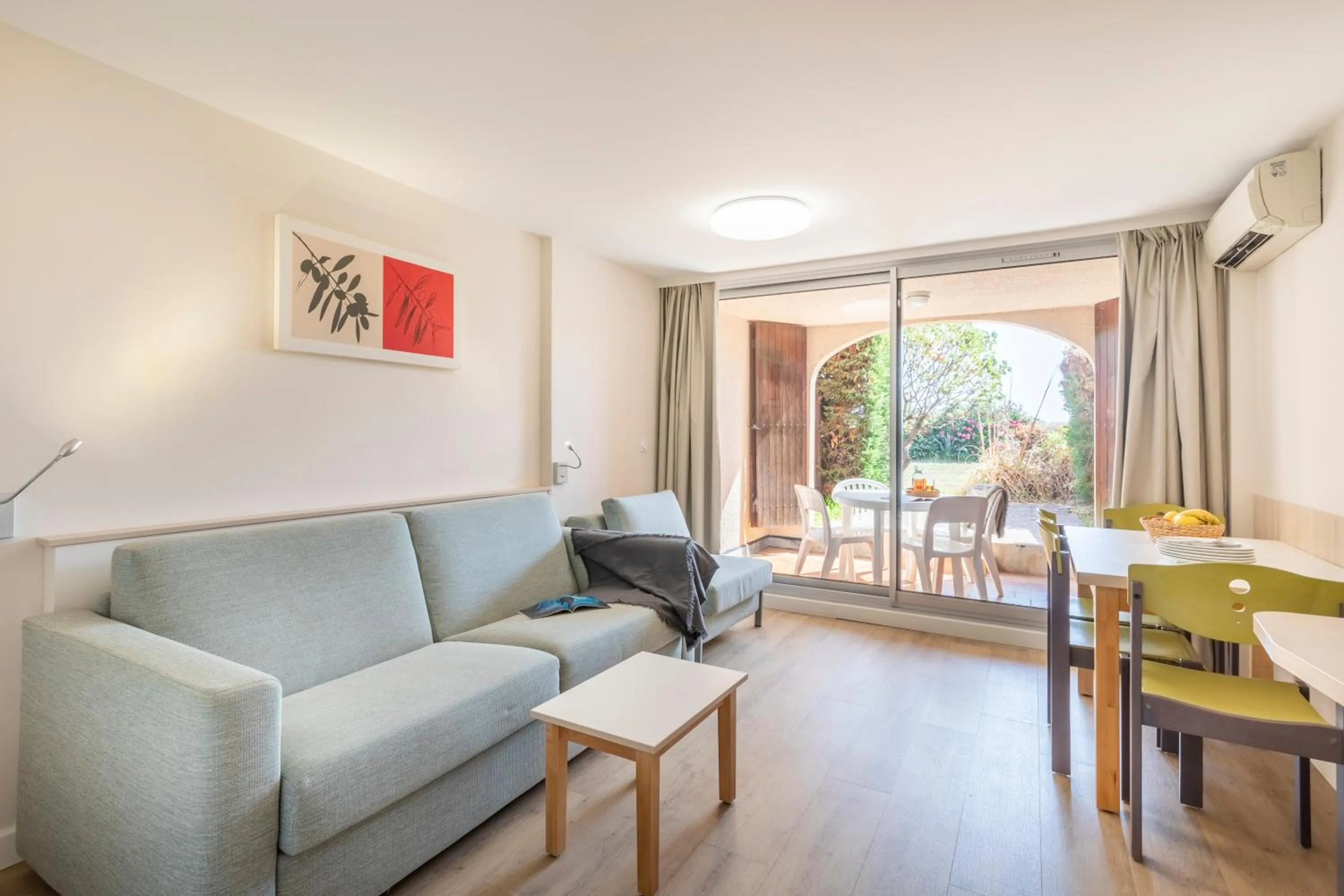 Patio in Résidence Pierre & Vacances Les Jardins de la Côte d'Azur