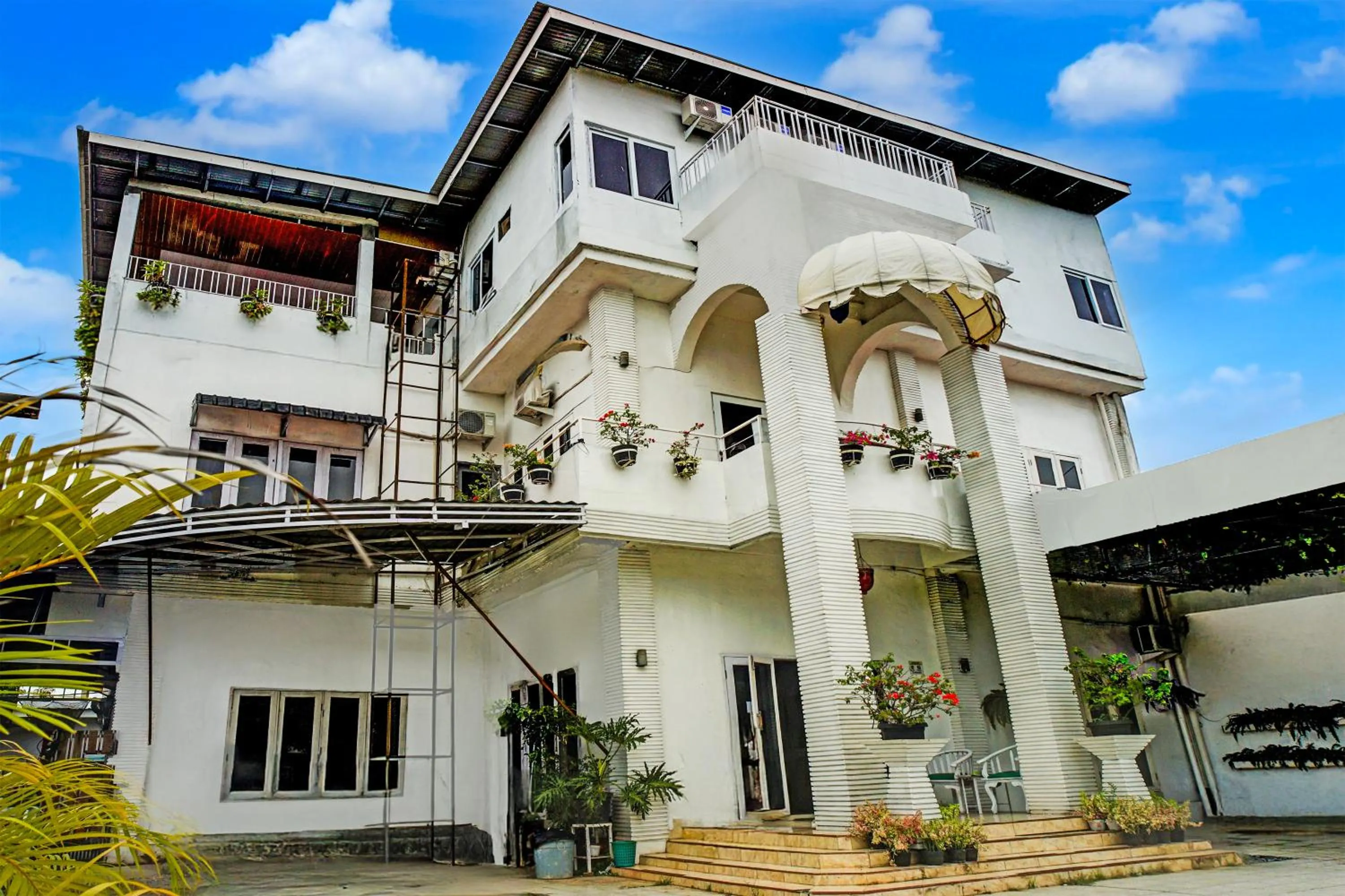 Facade/entrance in Hotel O Banda Aceh near Masjid Raya Baiturrahman formerly Wisma Tsacita