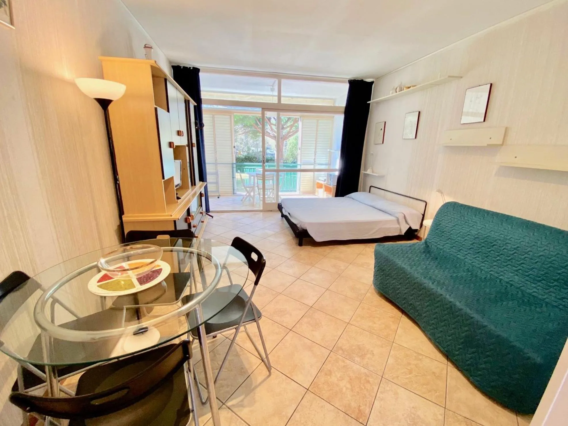 Living room, Bed in Apartments Via Dei Platani