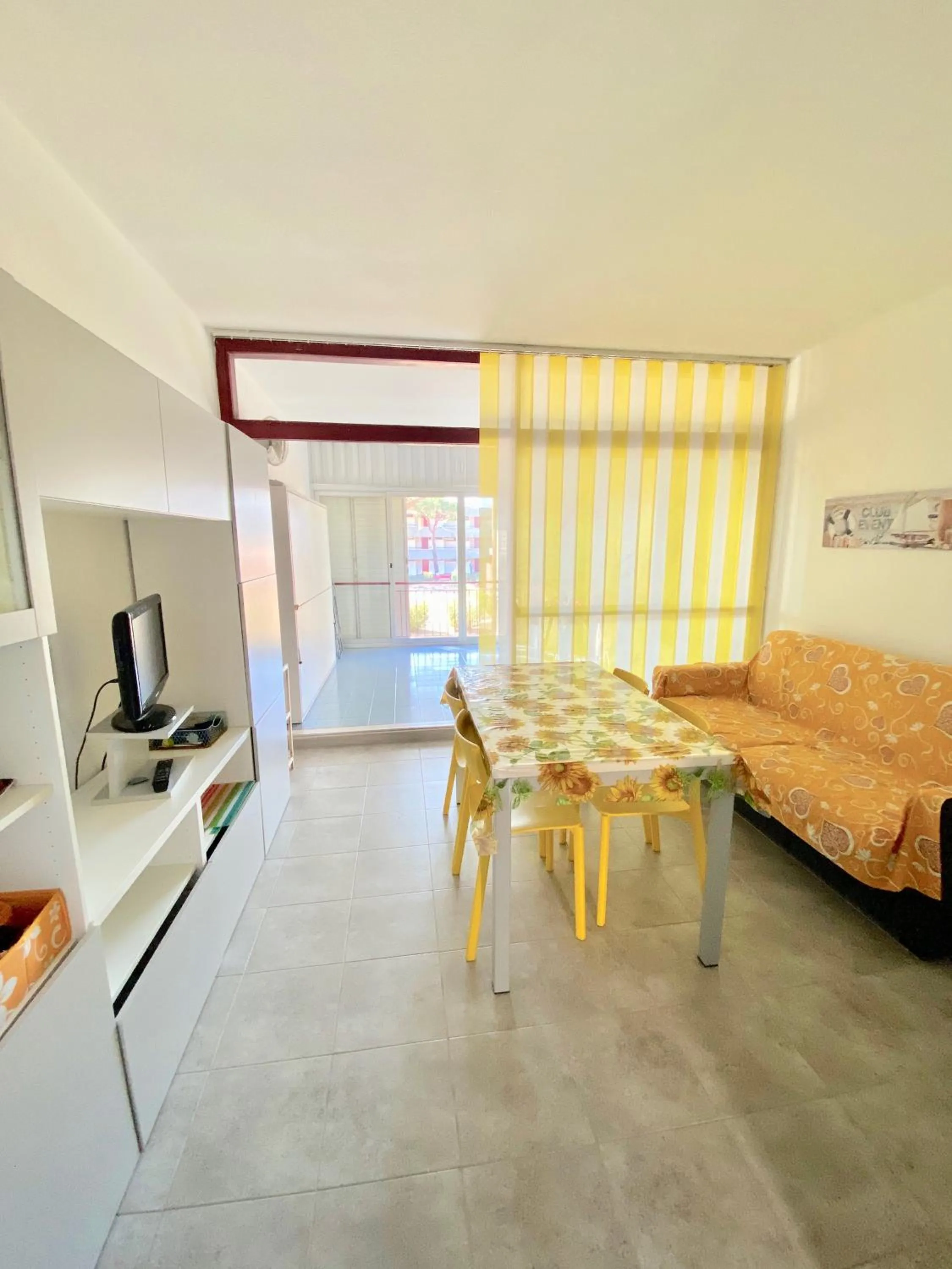 Living room, Bed in Apartments Via Dei Platani