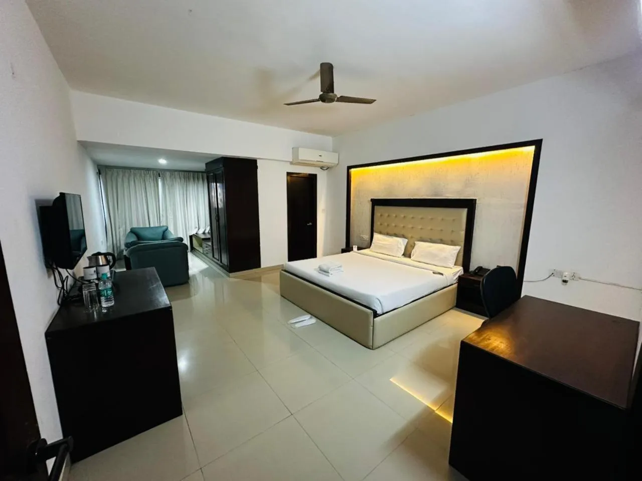 Bed in BNGV Grandeur Hotel & Banquets