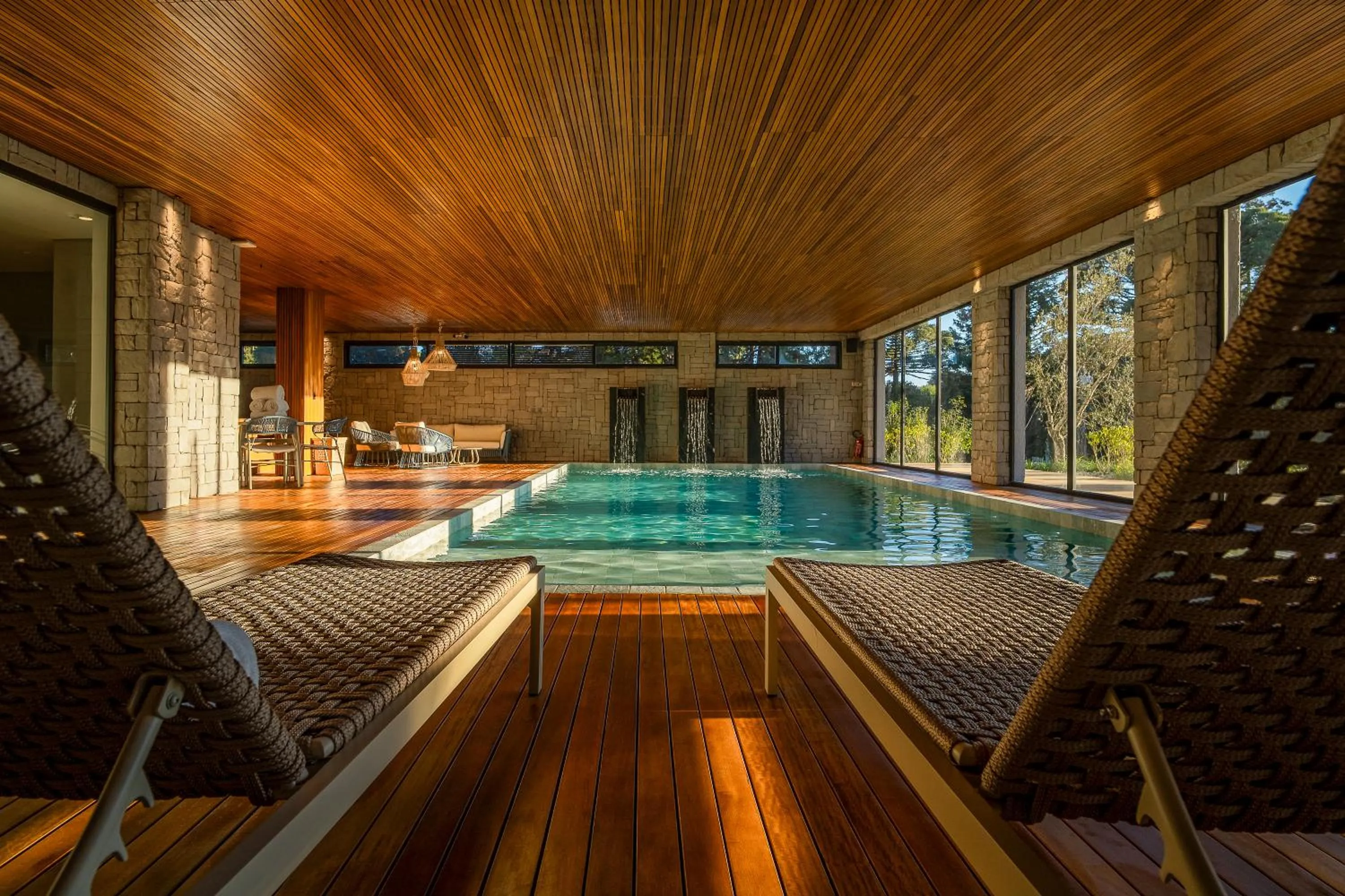 Swimming pool in Golden Tulip Canela OFICIAL