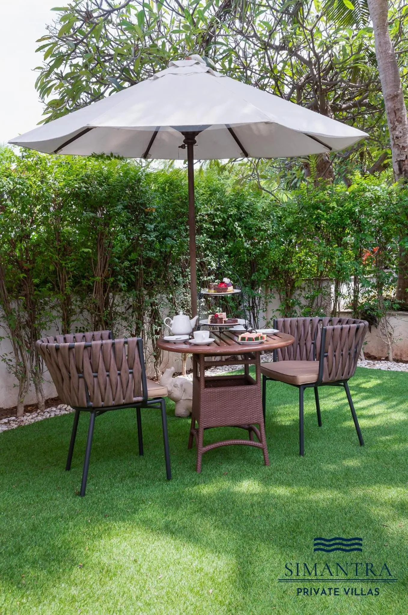 Restaurant/places to eat in Simantra Private Villas