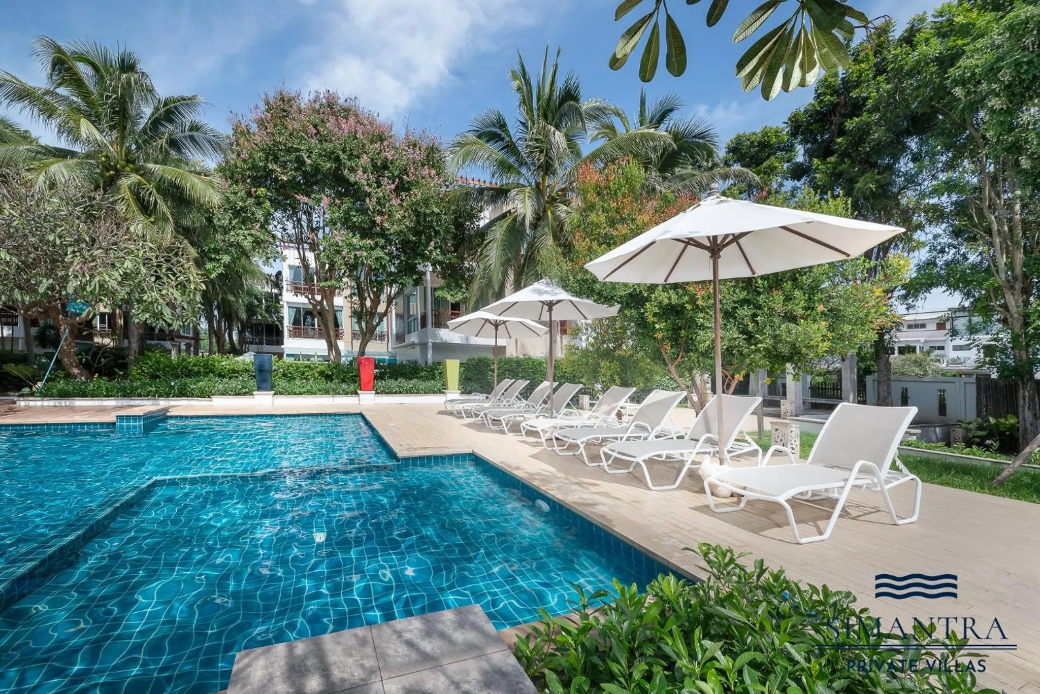 Swimming pool in Simantra Private Villas