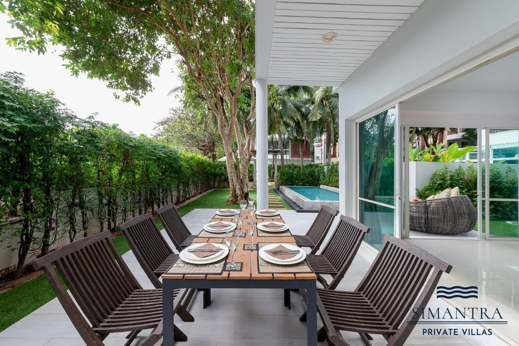 Restaurant/places to eat in Simantra Private Villas