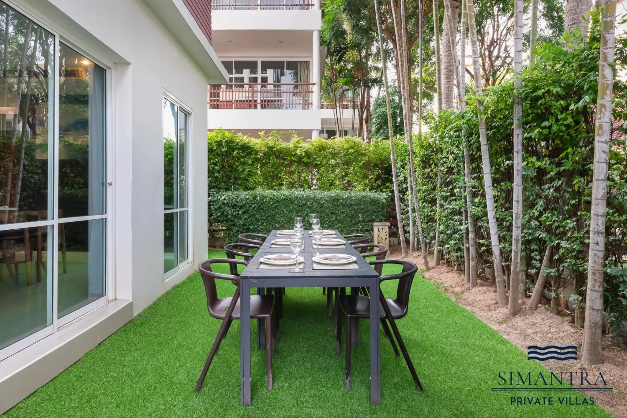 Restaurant/places to eat in Simantra Private Villas