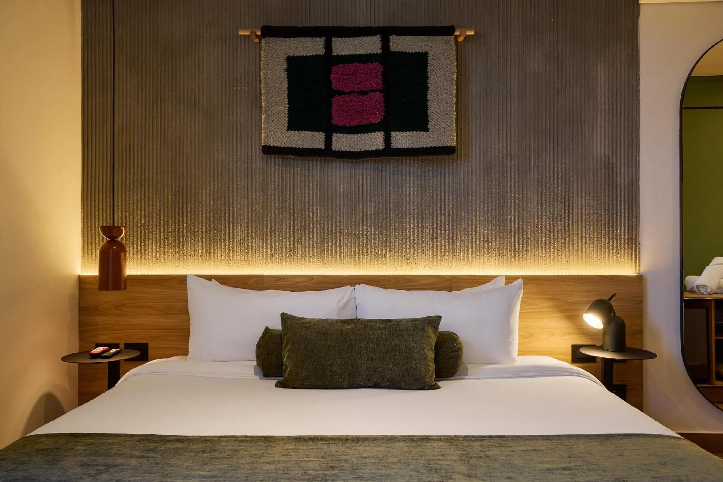 Bed in Hunters Hotel by Jalo