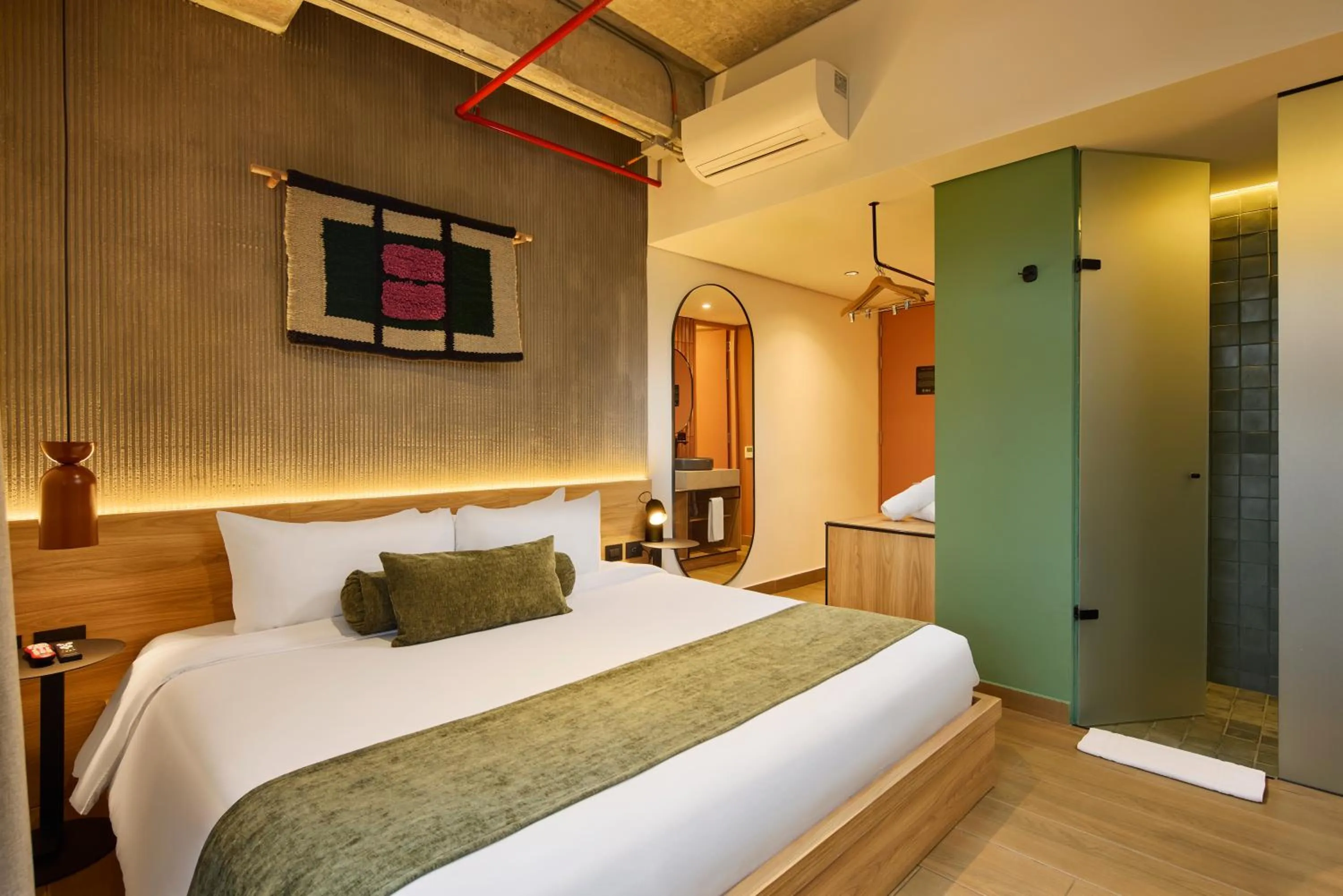 Bed in Hunters Hotel by Jalo