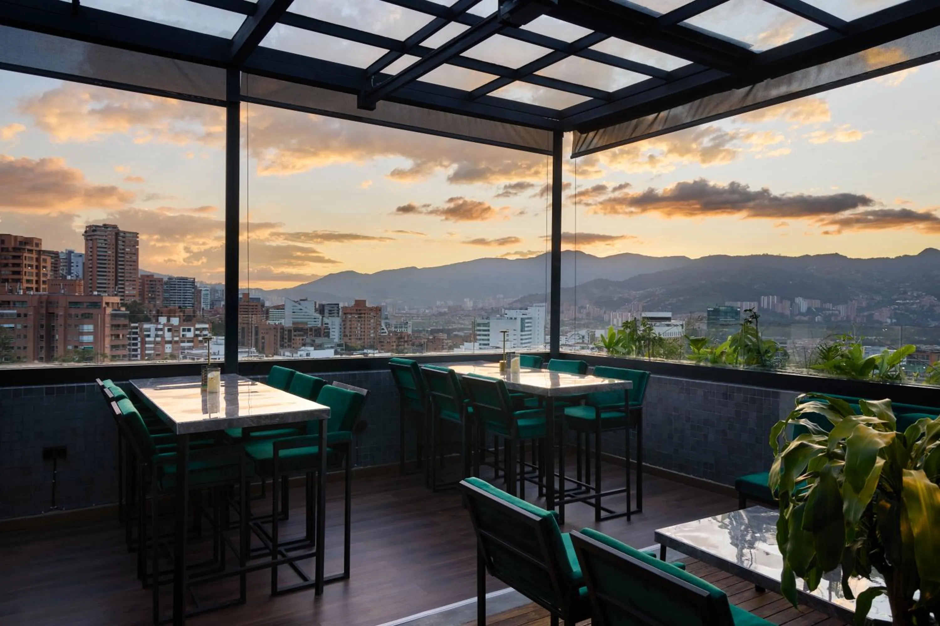 Restaurant/places to eat in Hunters Hotel by Jalo