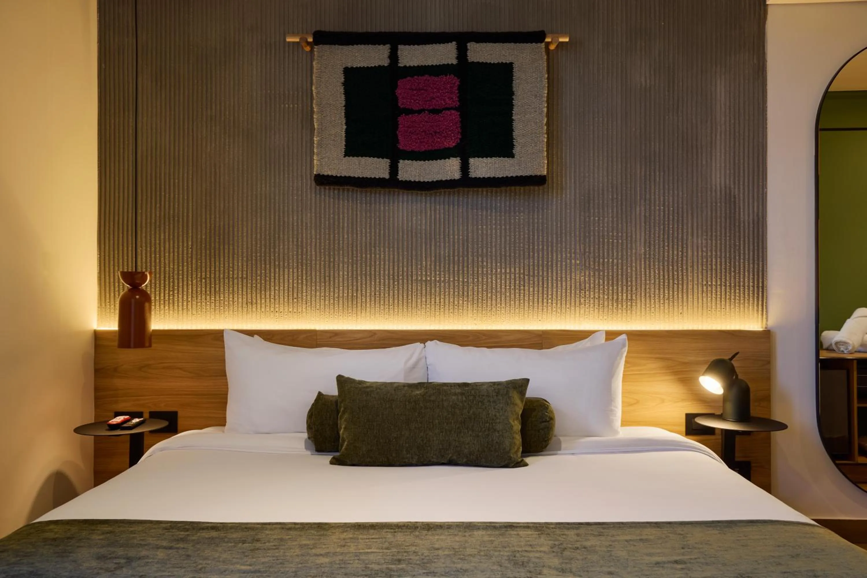 Bed in Hunters Hotel by Jalo