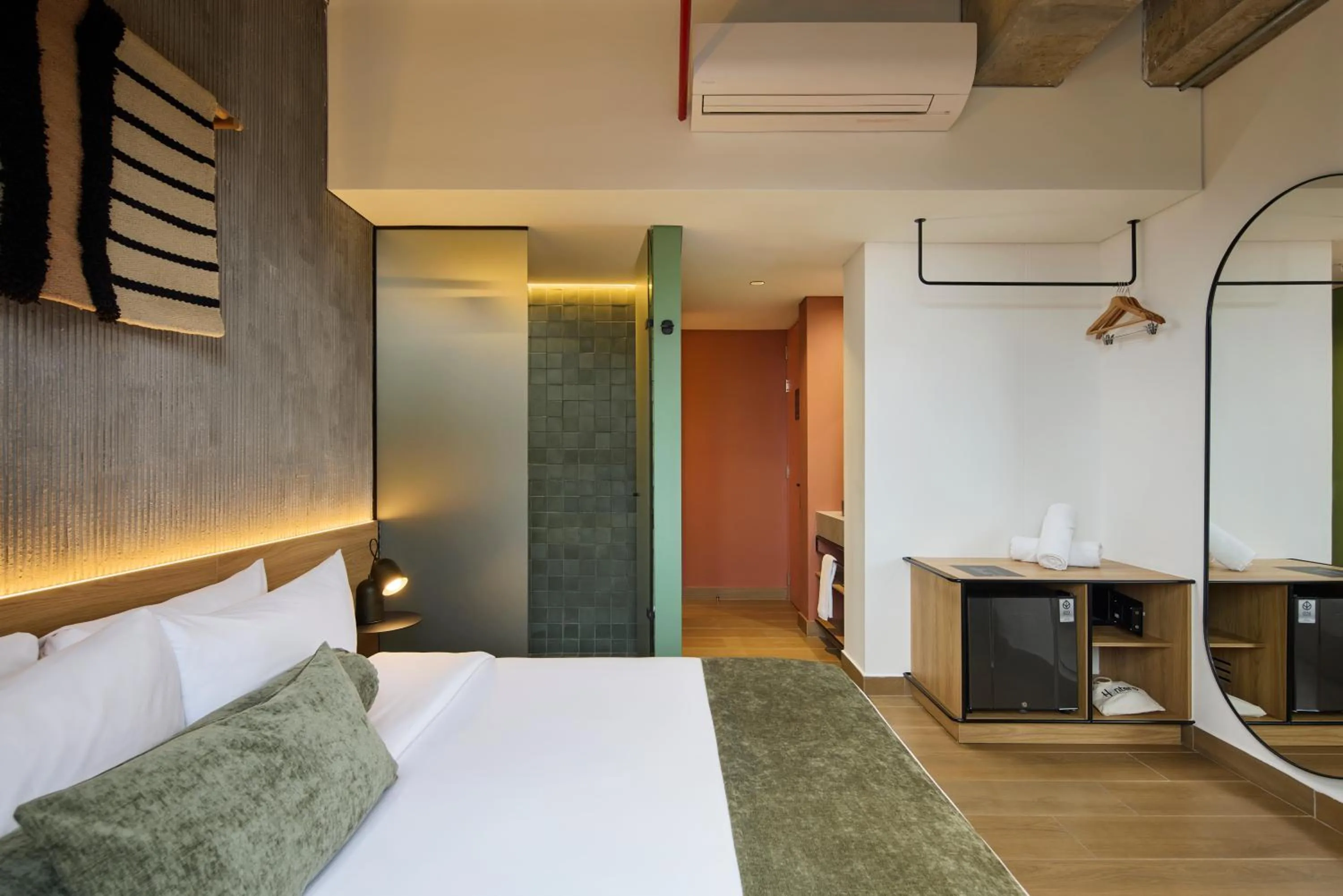 Bed in Hunters Hotel by Jalo