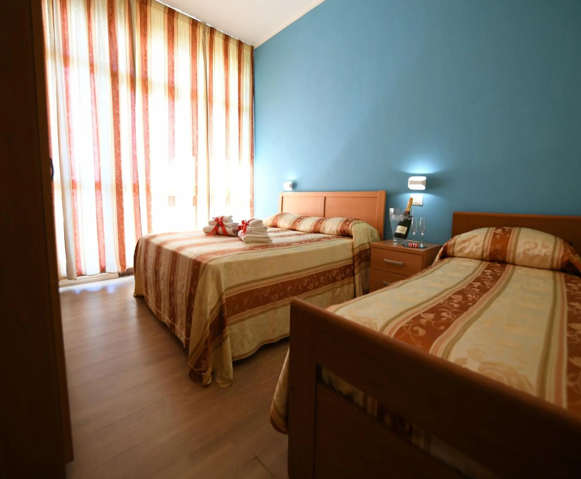 Photo of the whole room, Bed in International Resort