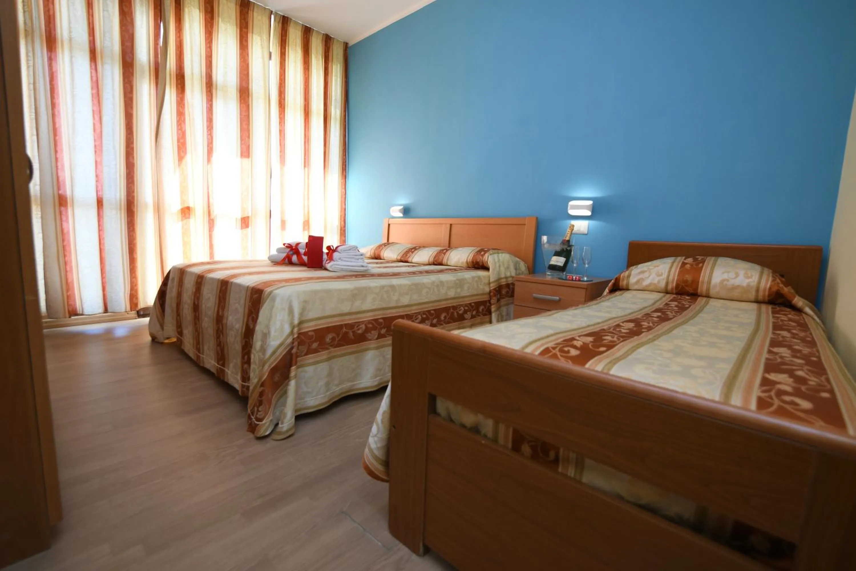 Photo of the whole room, Bed in International Resort