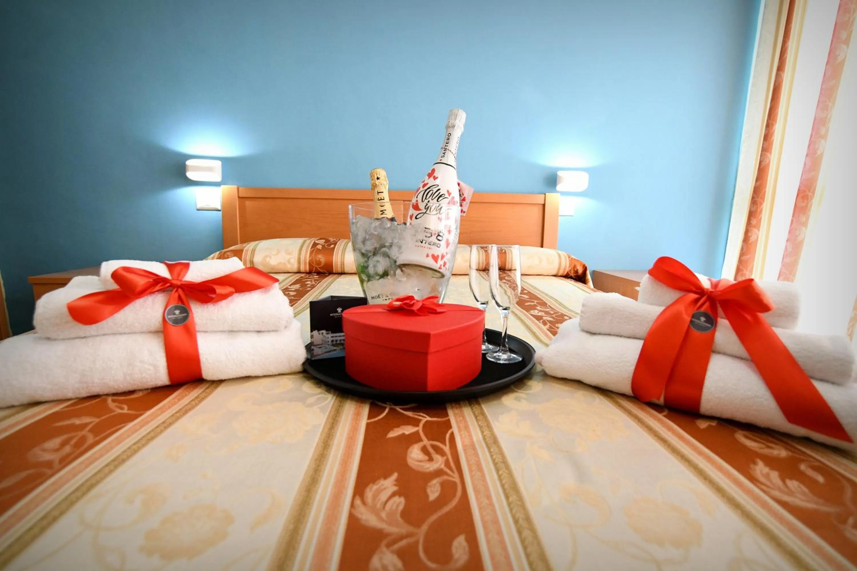 Photo of the whole room, Bed in International Resort