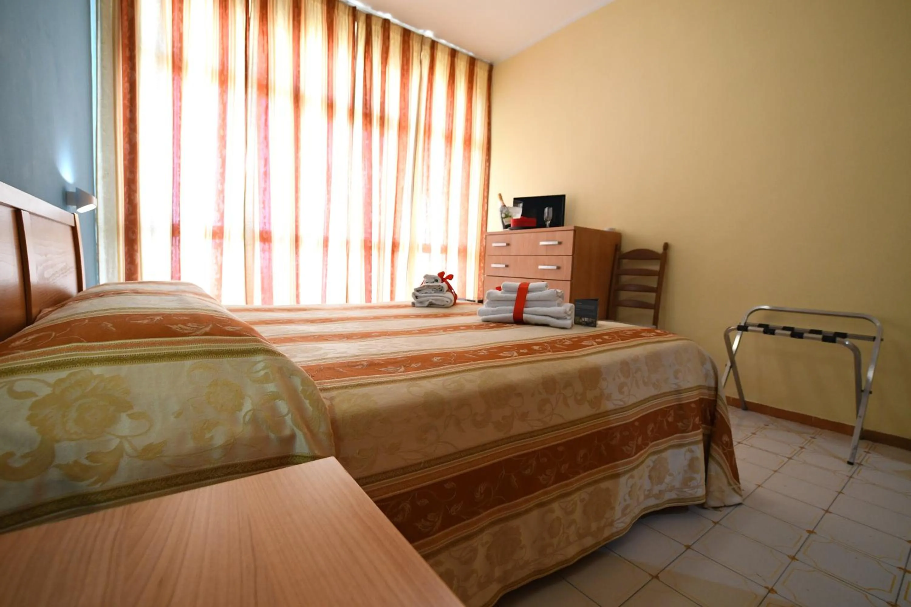 Photo of the whole room, Bed in International Resort