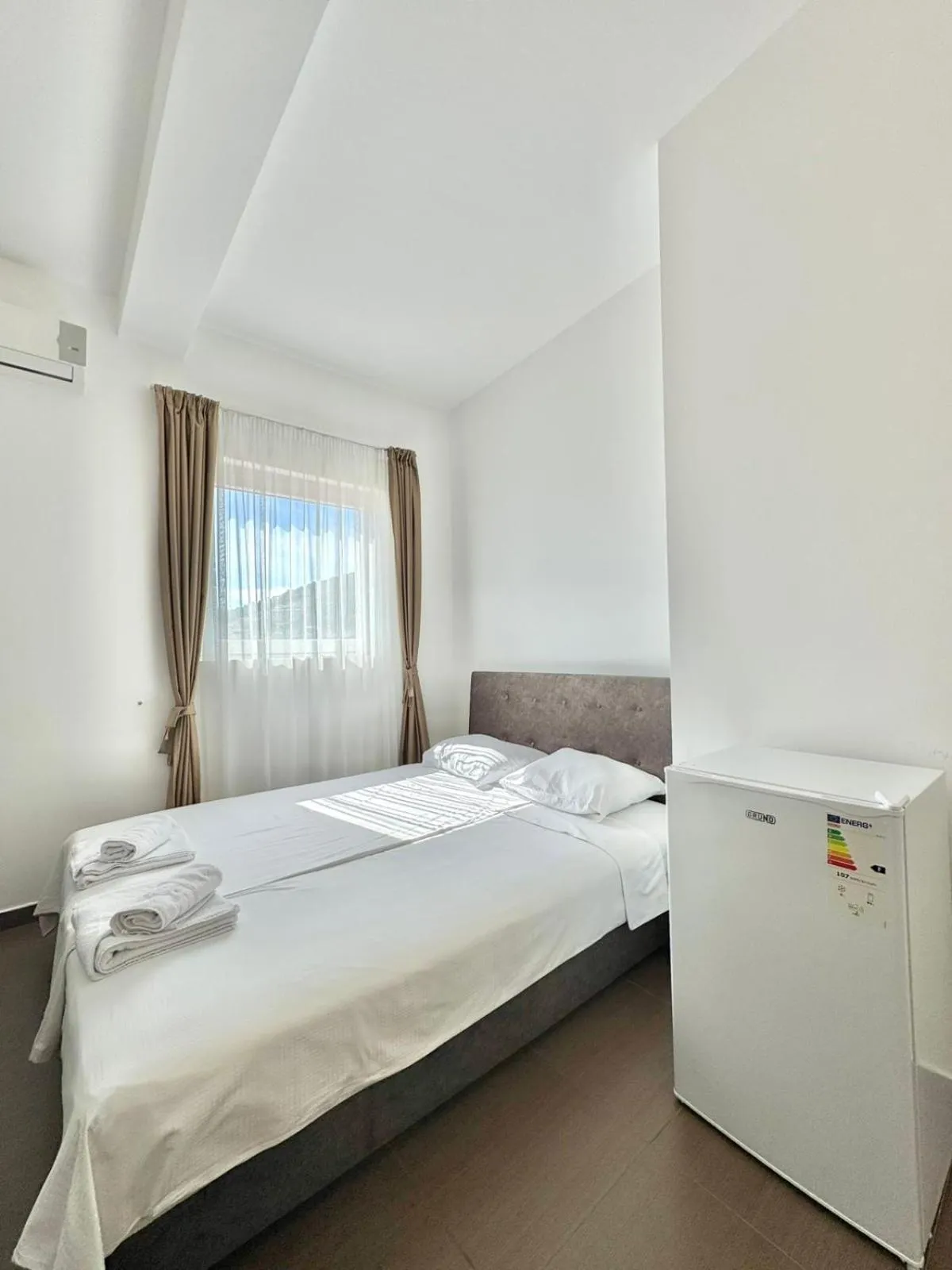 Bed in Hotel Lobo Budva