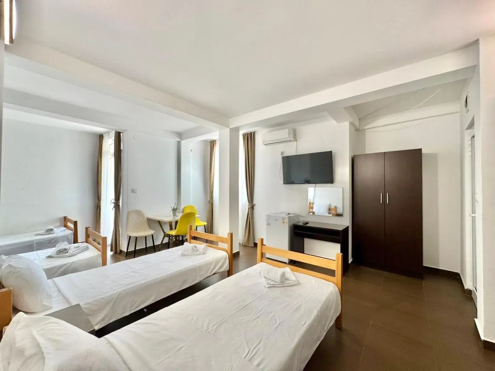 Standard Family Room in Hotel Lobo Budva Standard Family Room in Hotel Lobo Budva
