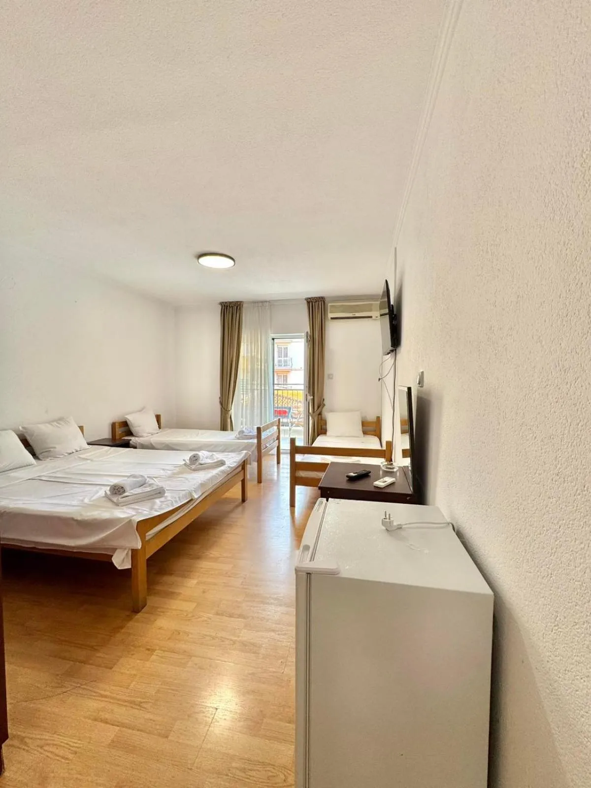 Bed in Hotel Lobo Budva