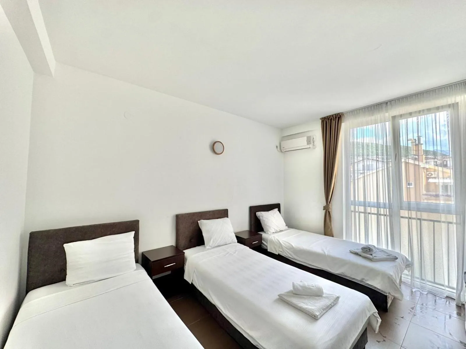 Bed in Hotel Lobo Budva