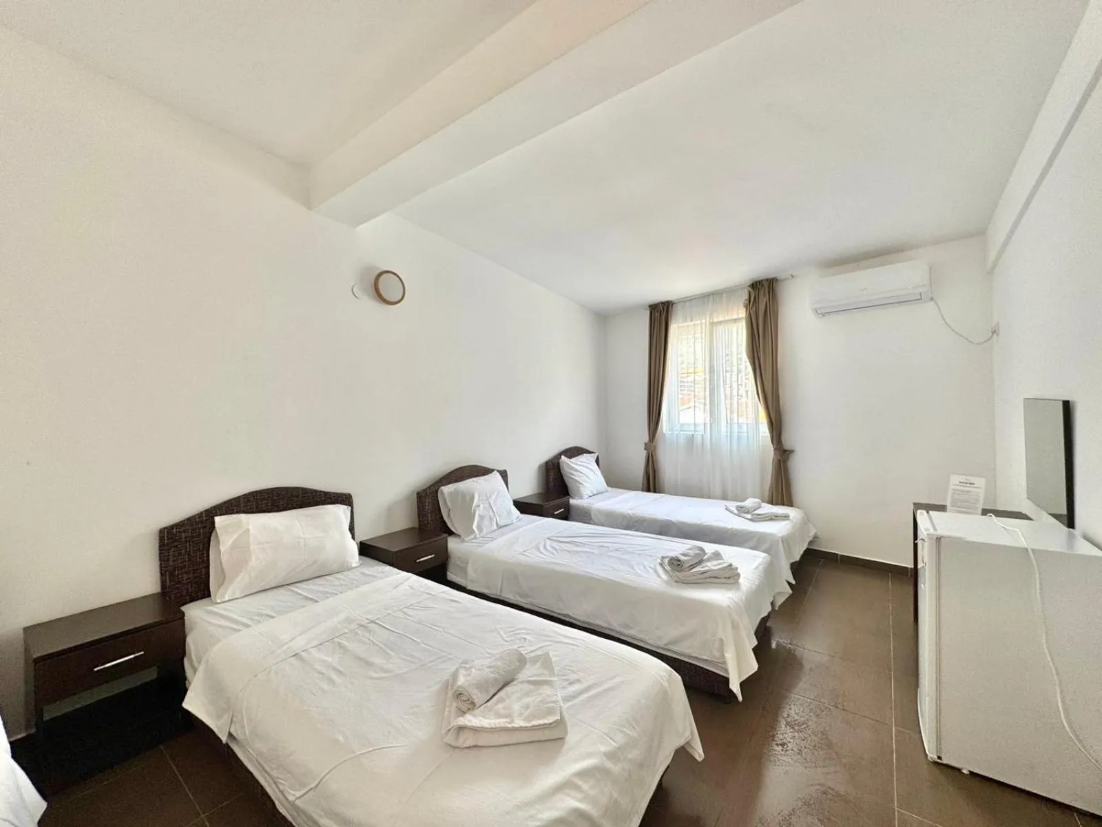 Bed in Hotel Lobo Budva