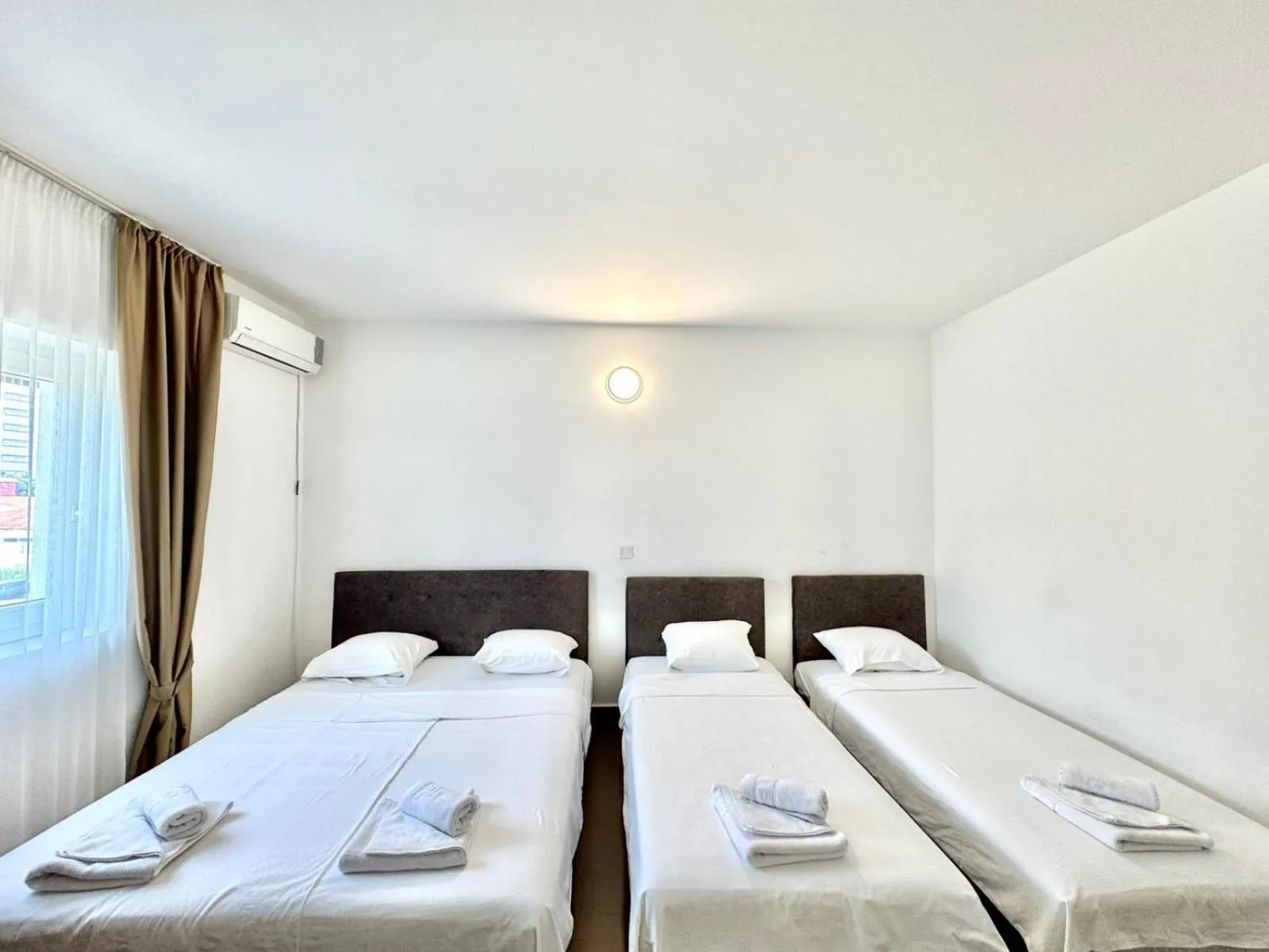 Bed in Hotel Lobo Budva