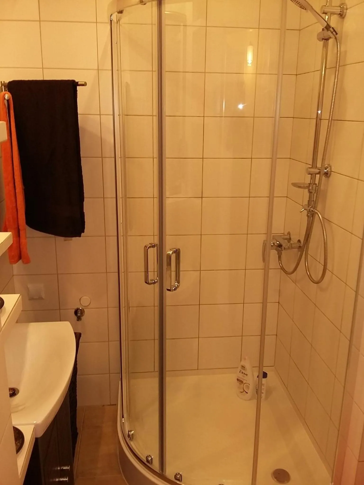 Shower in Warsaw Kredytowa Apartment