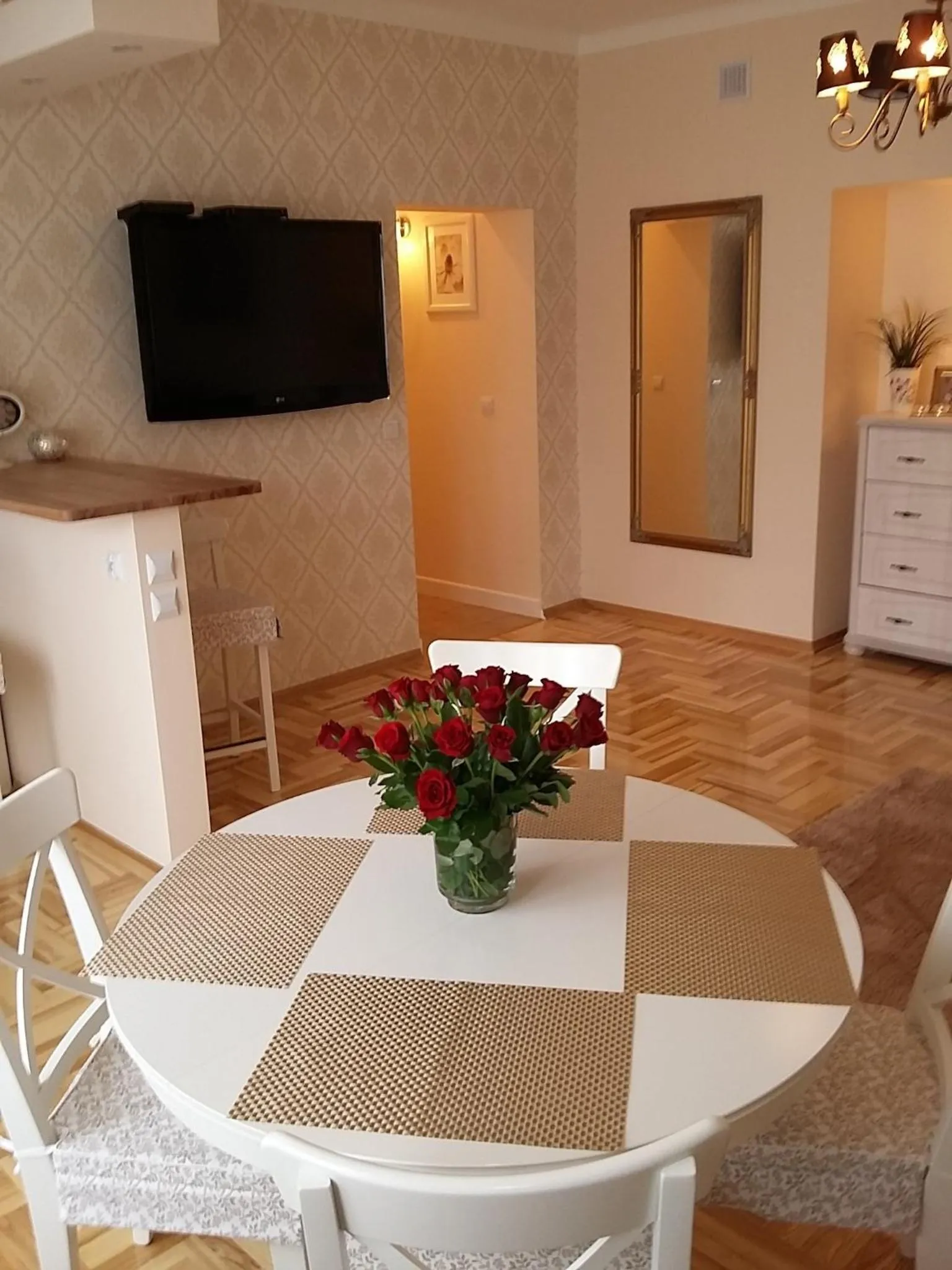 Dining area in Warsaw Kredytowa Apartment